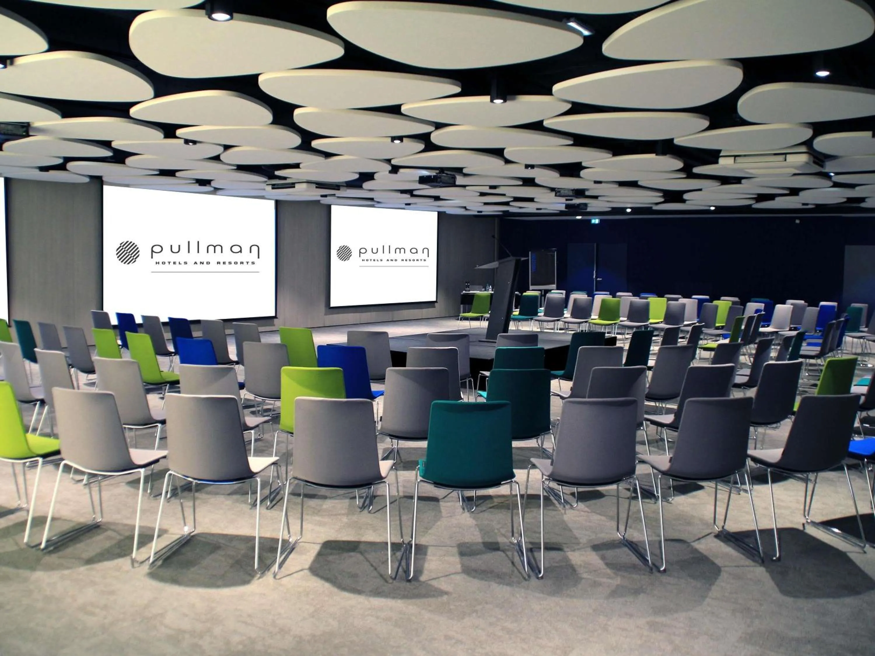 Meeting/conference room in Pullman Bordeaux Lac