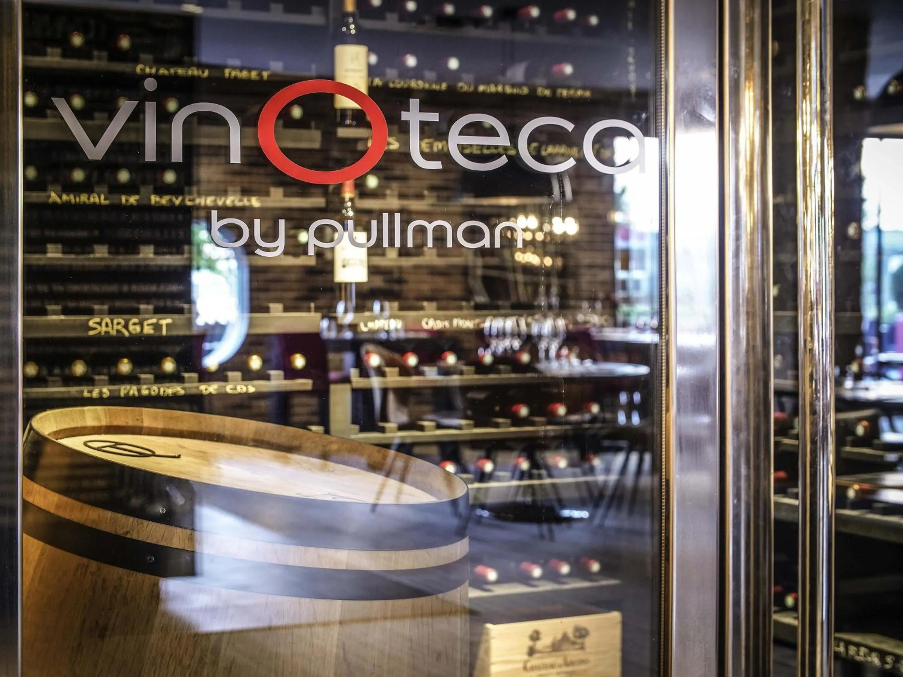 Lounge or bar in Pullman Bordeaux Lac