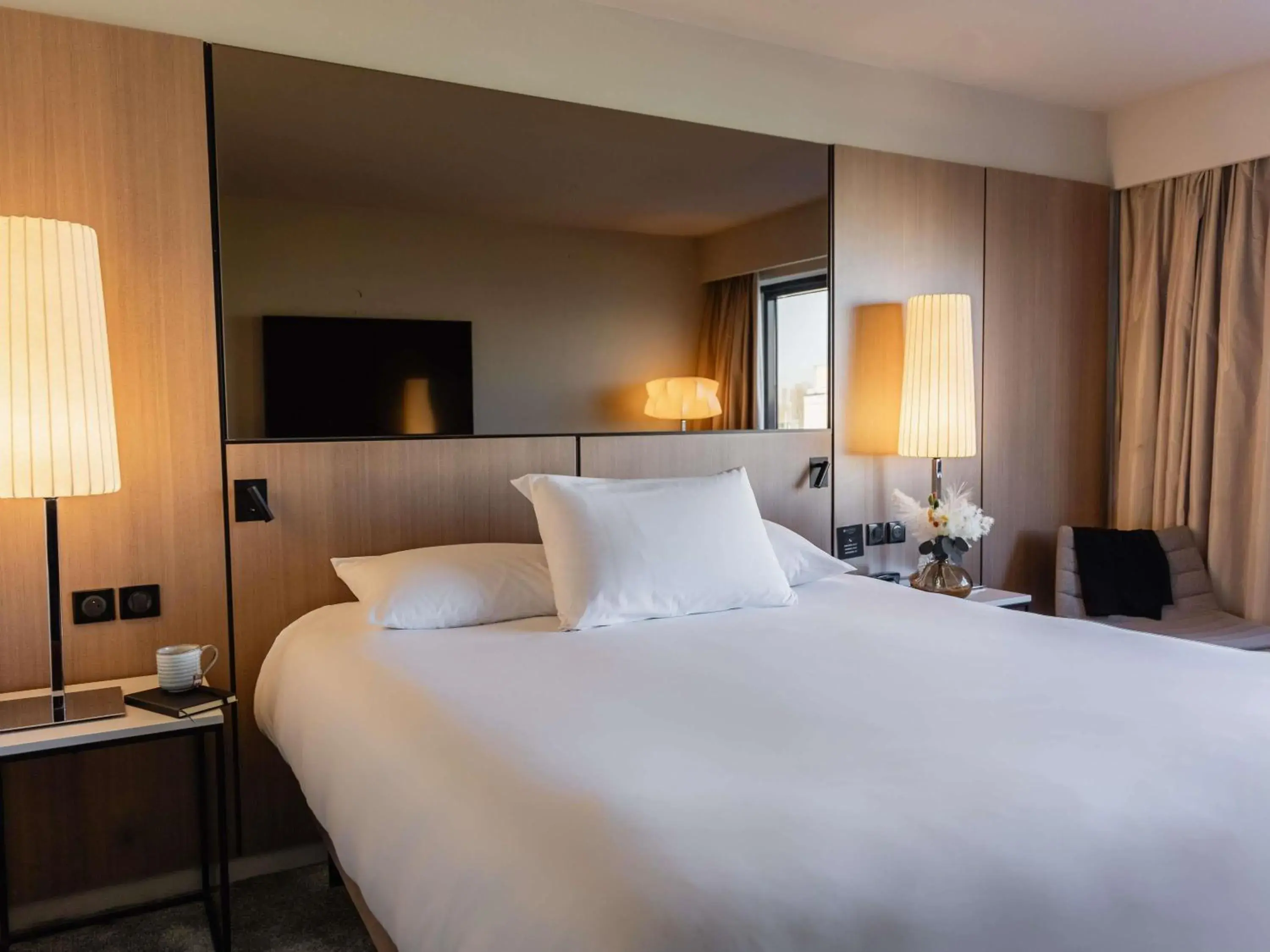 Property building, Bed in Pullman Bordeaux Lac Property building, Bed in Pullman Bordeaux Lac