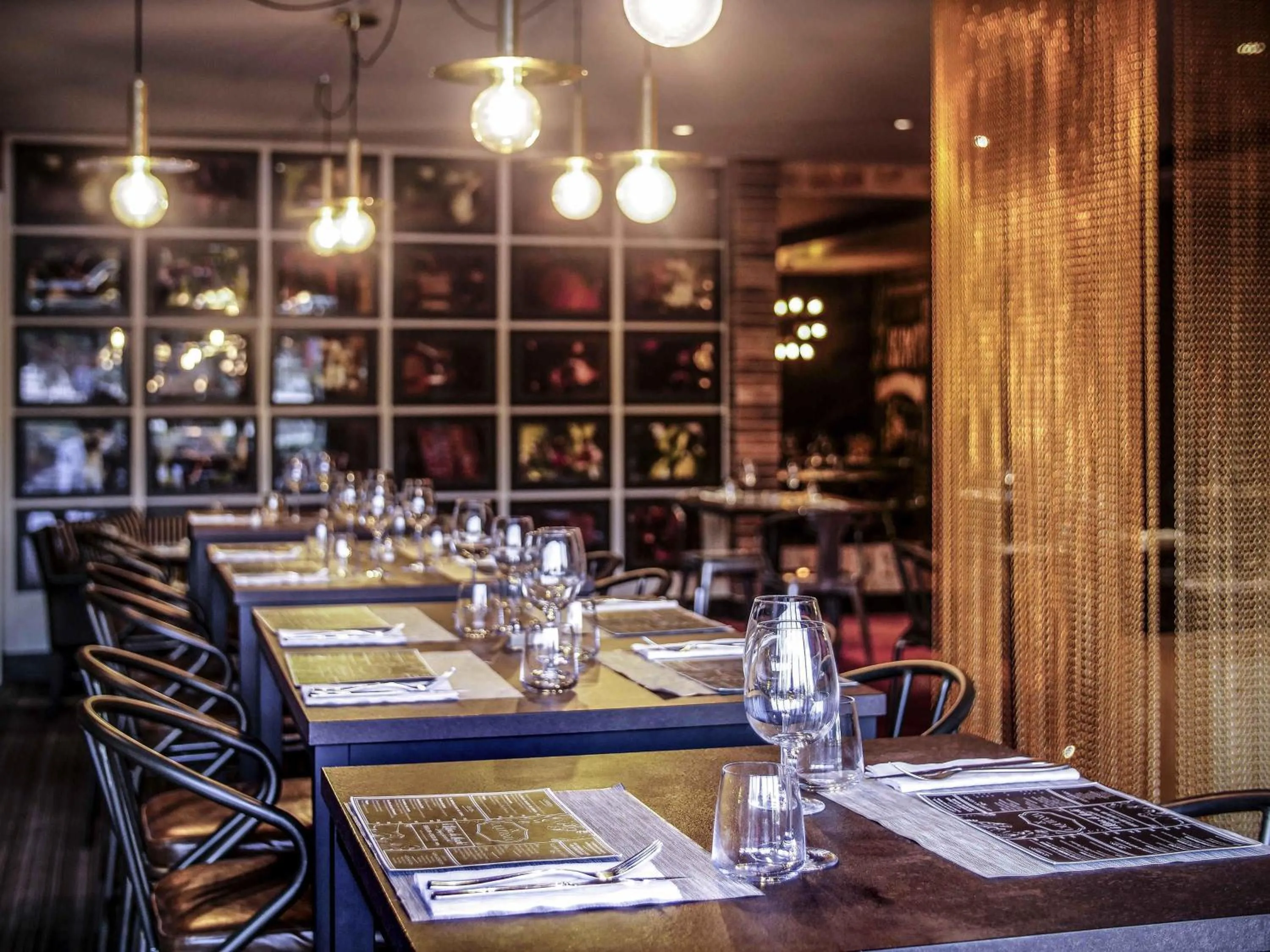 Restaurant/places to eat in Pullman Bordeaux Lac