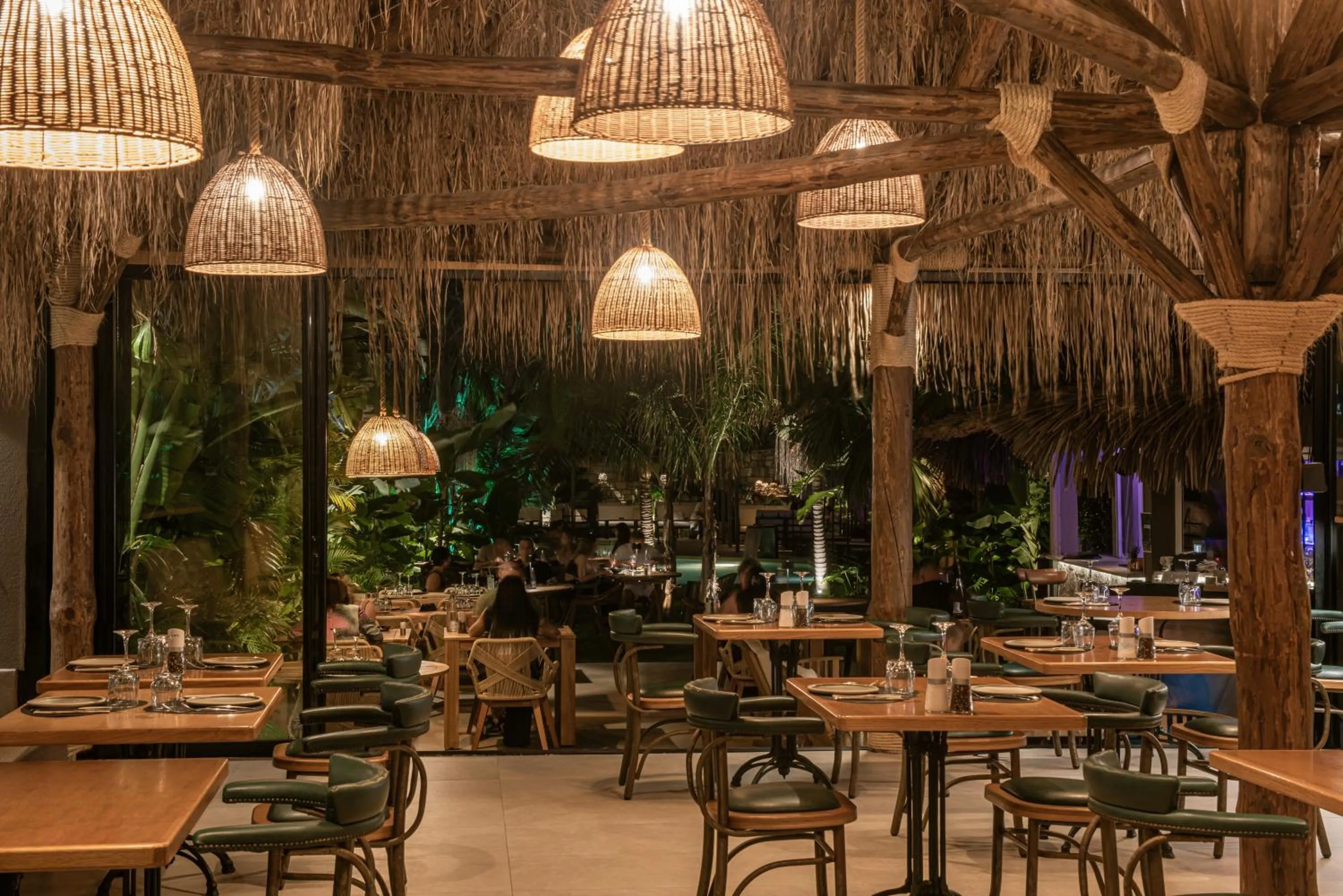 Restaurant/places to eat in Alsus Boutique Hotel - Adults Only