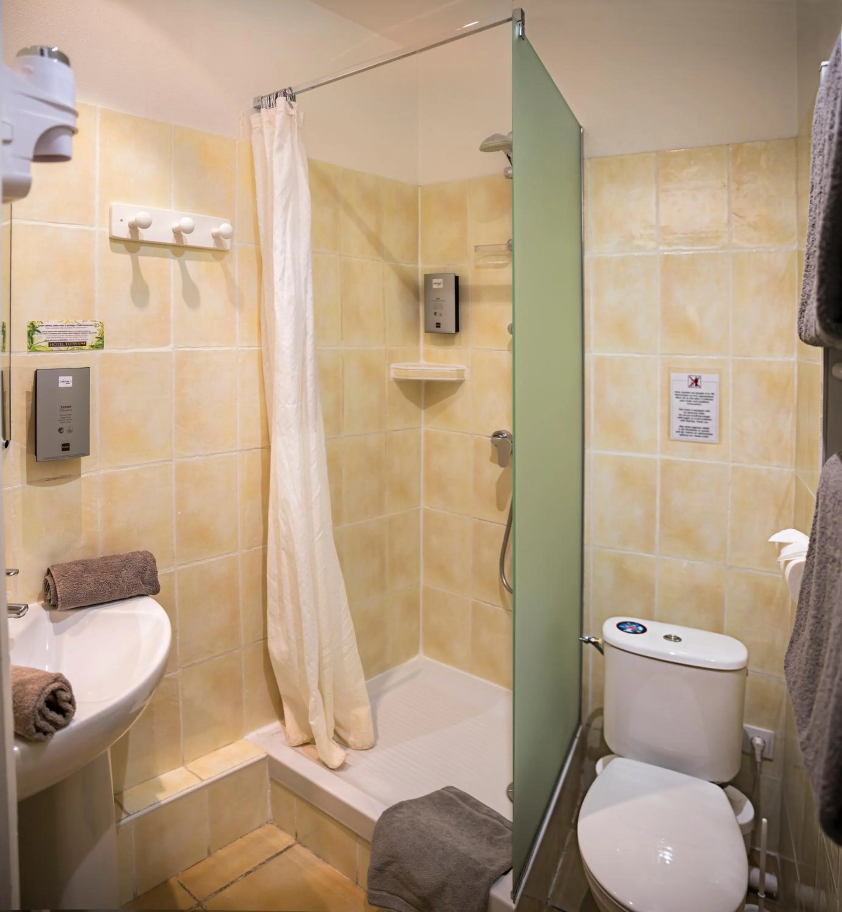 Bathroom in Hotel Toppin