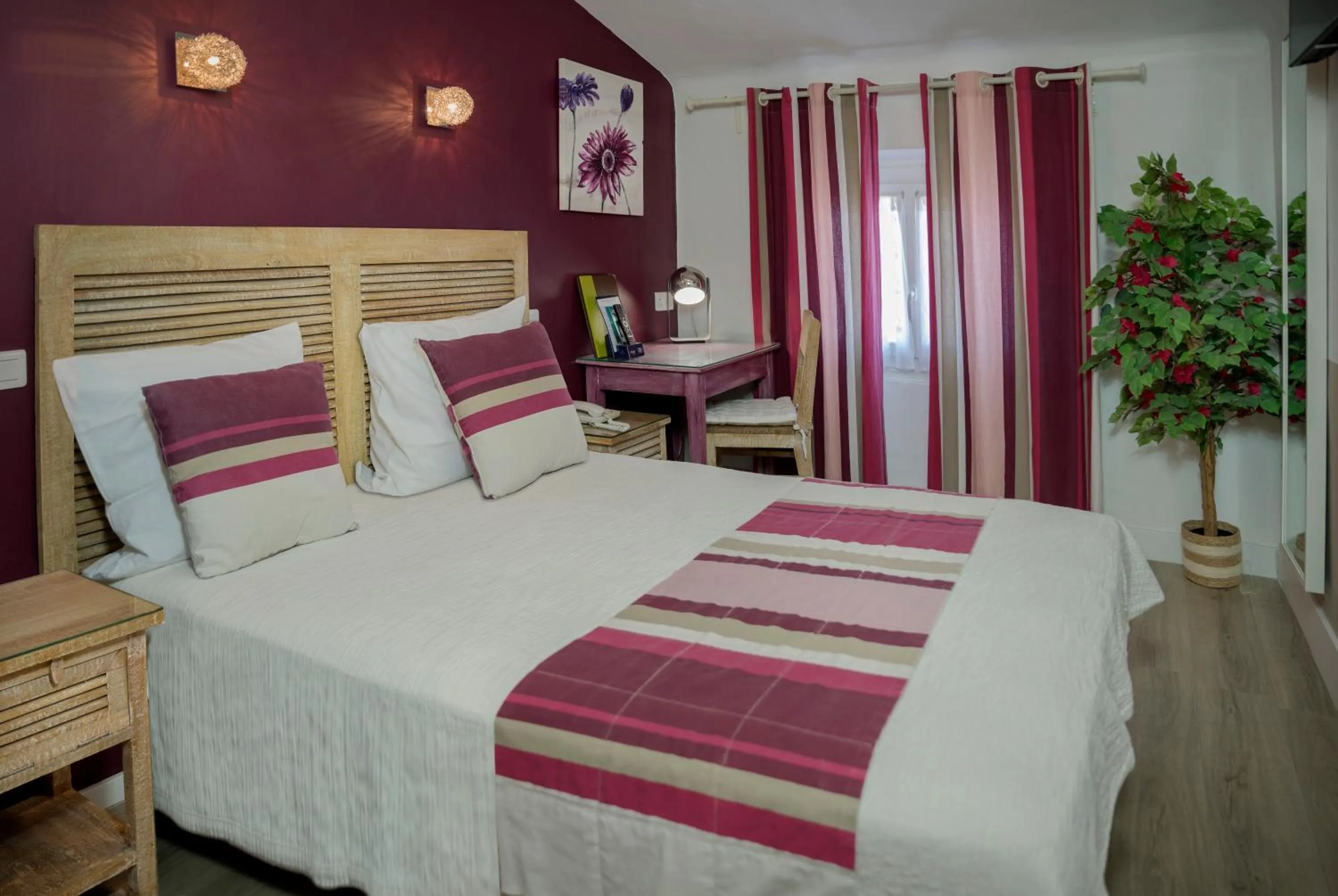 Bedroom, Bed in Hotel Toppin