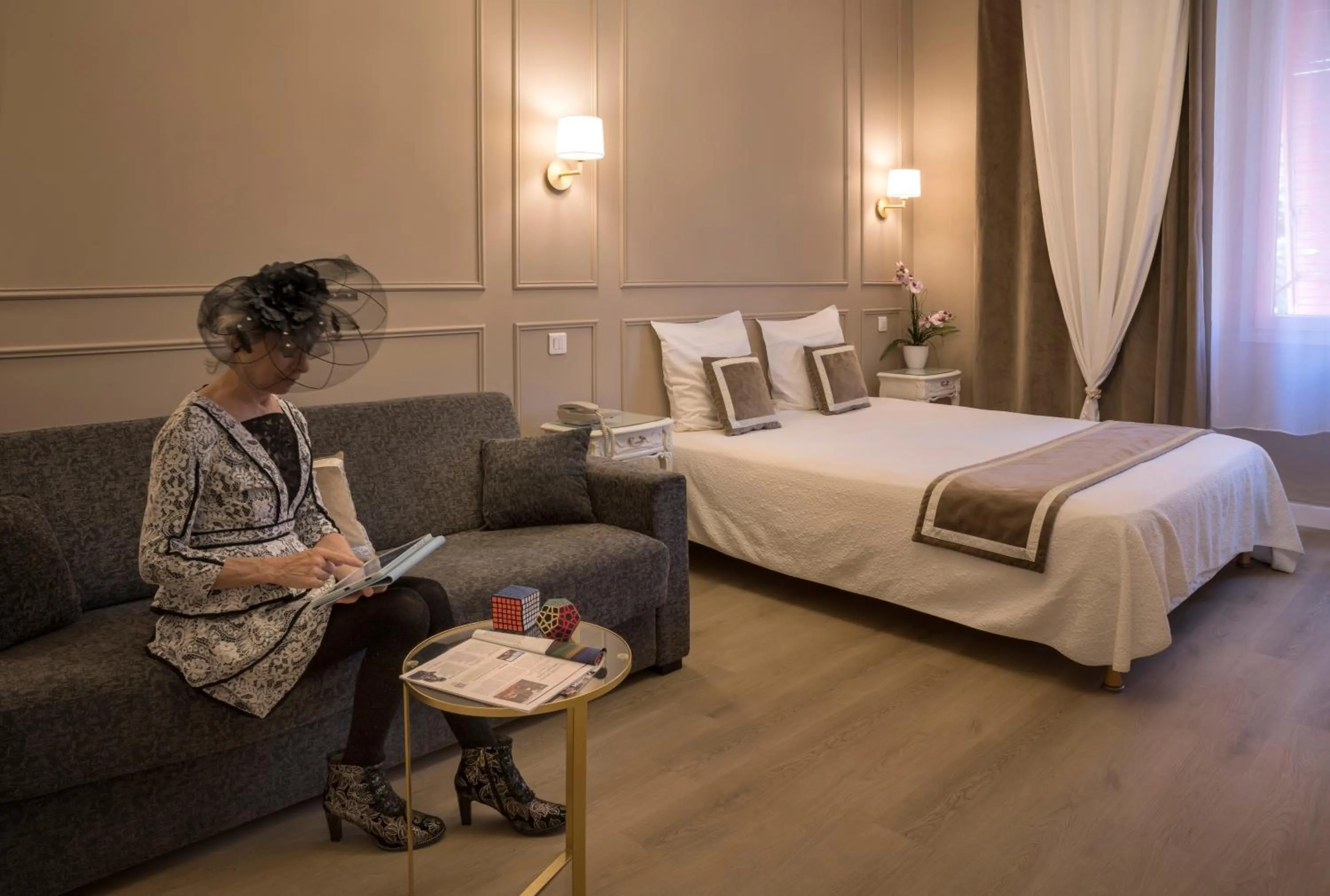 Bedroom, Bed in Hotel Toppin