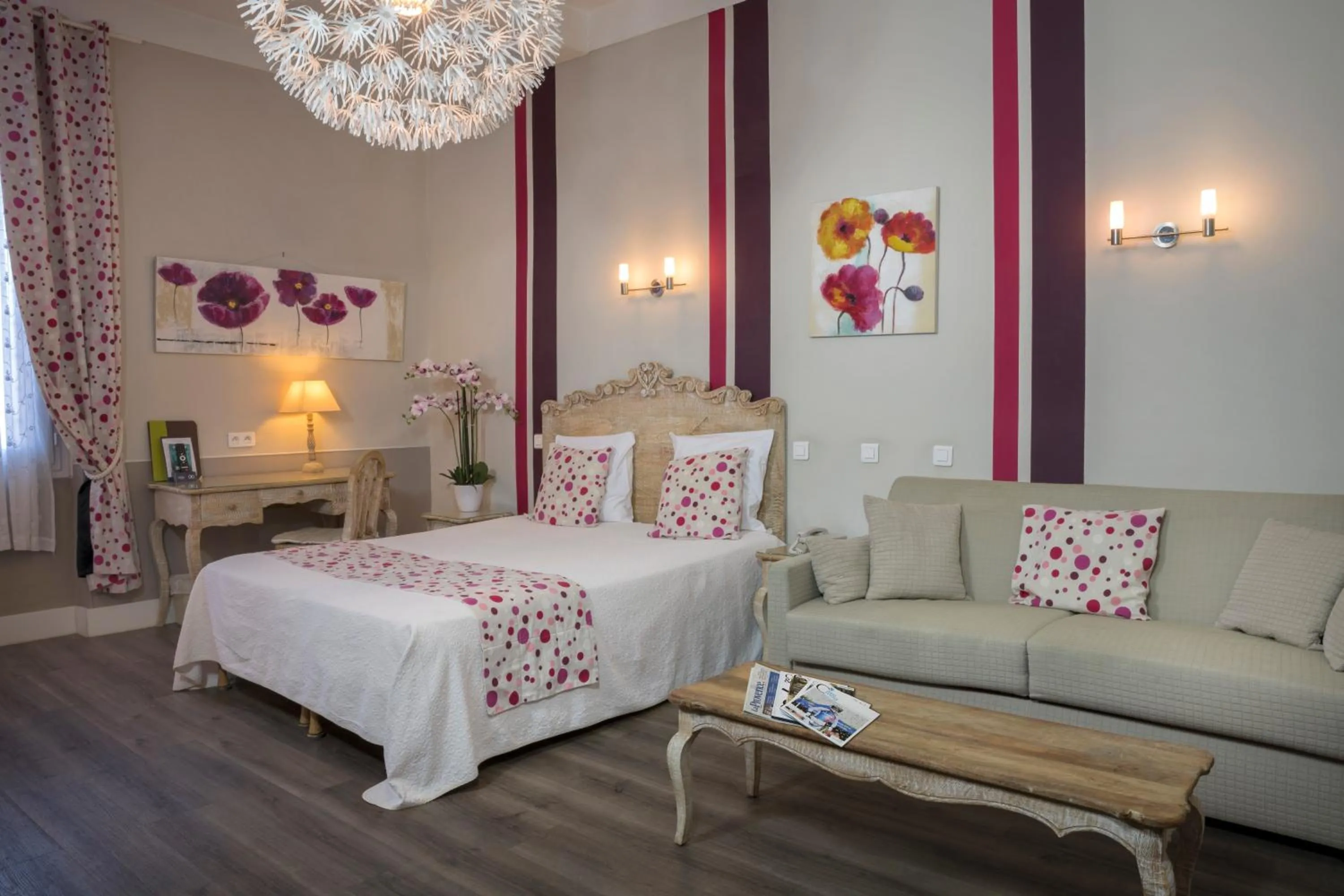 Bedroom, Bed in Hotel Toppin