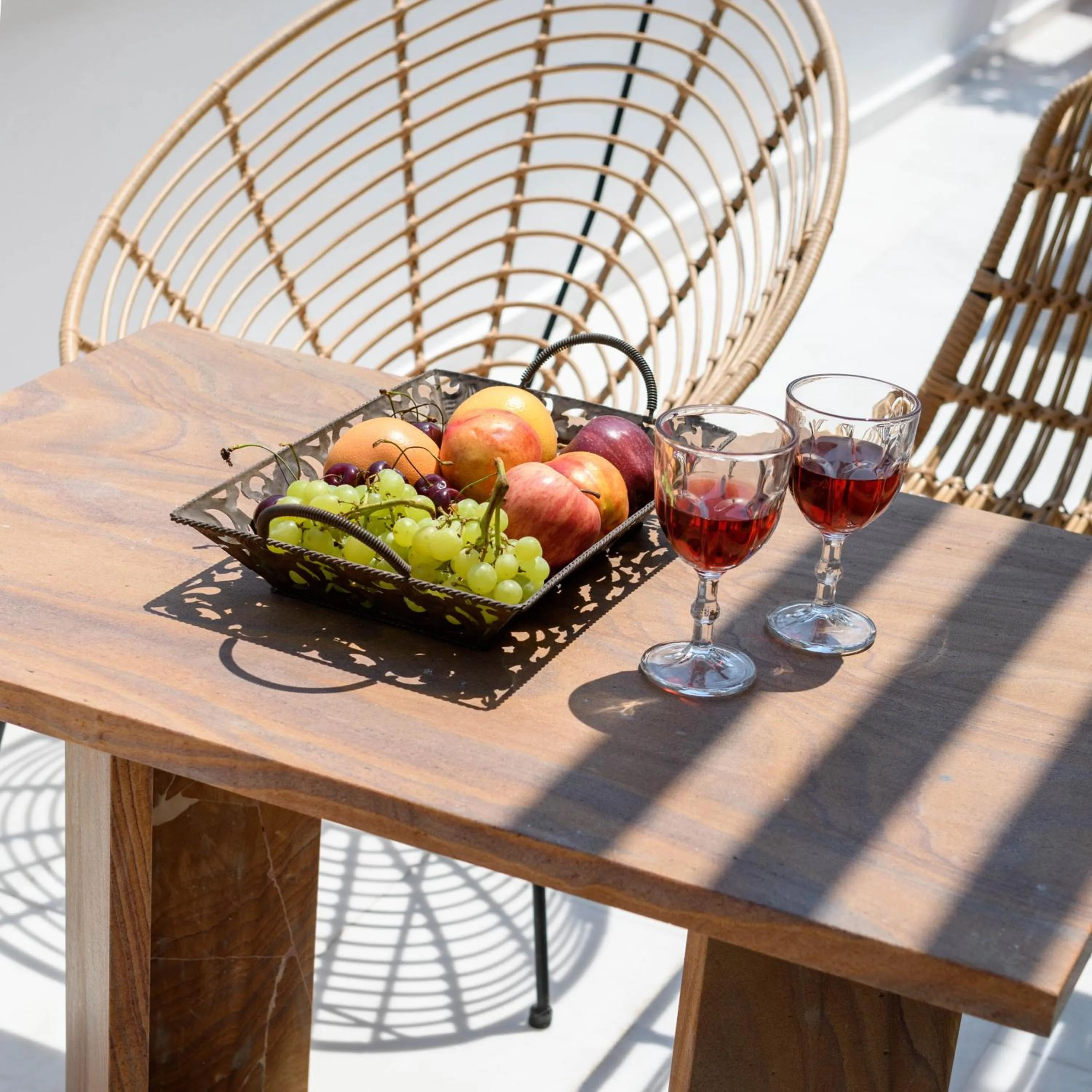 Food and drinks in Fos DownTown Suites