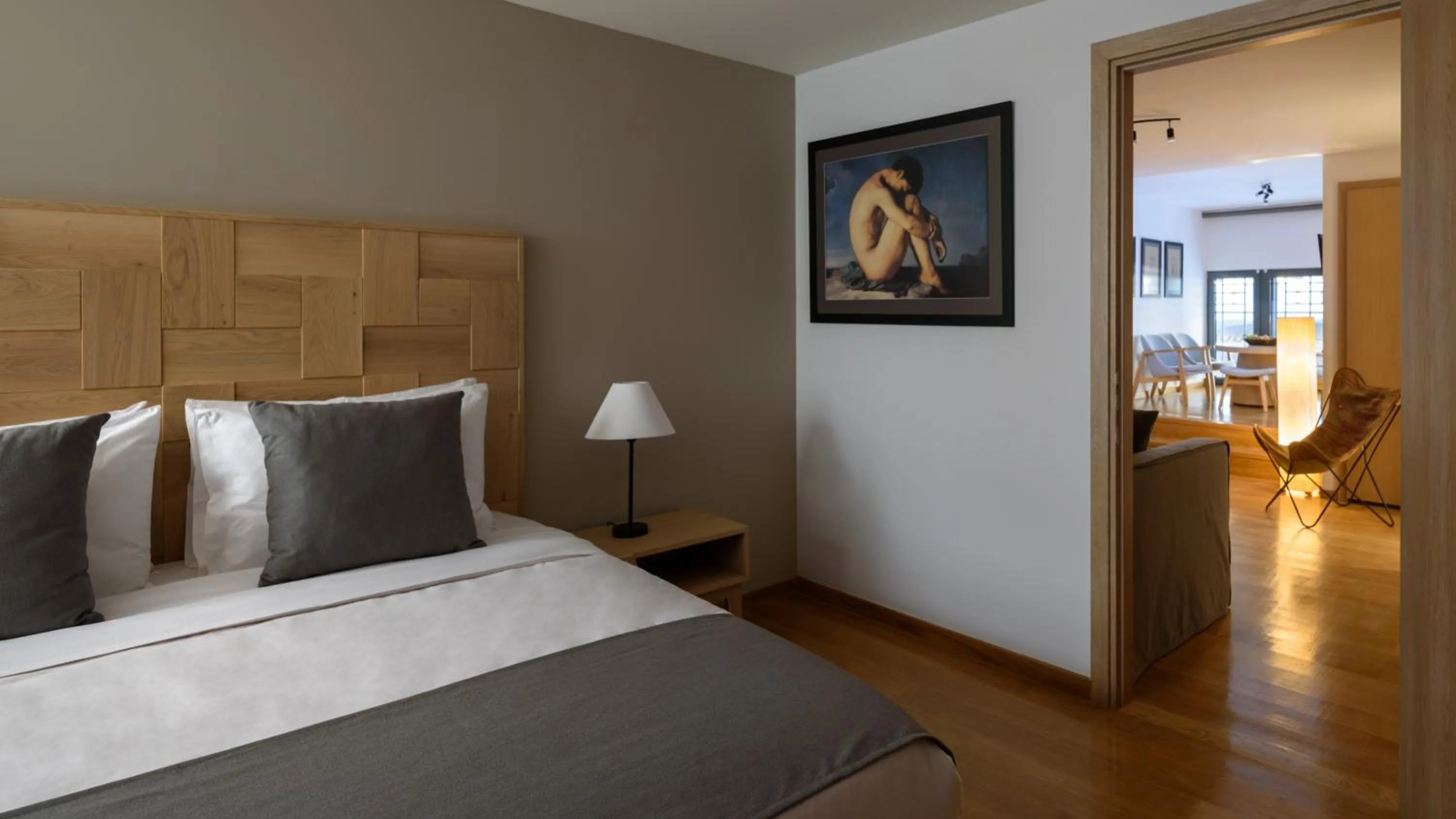 Bed in Fos DownTown Suites