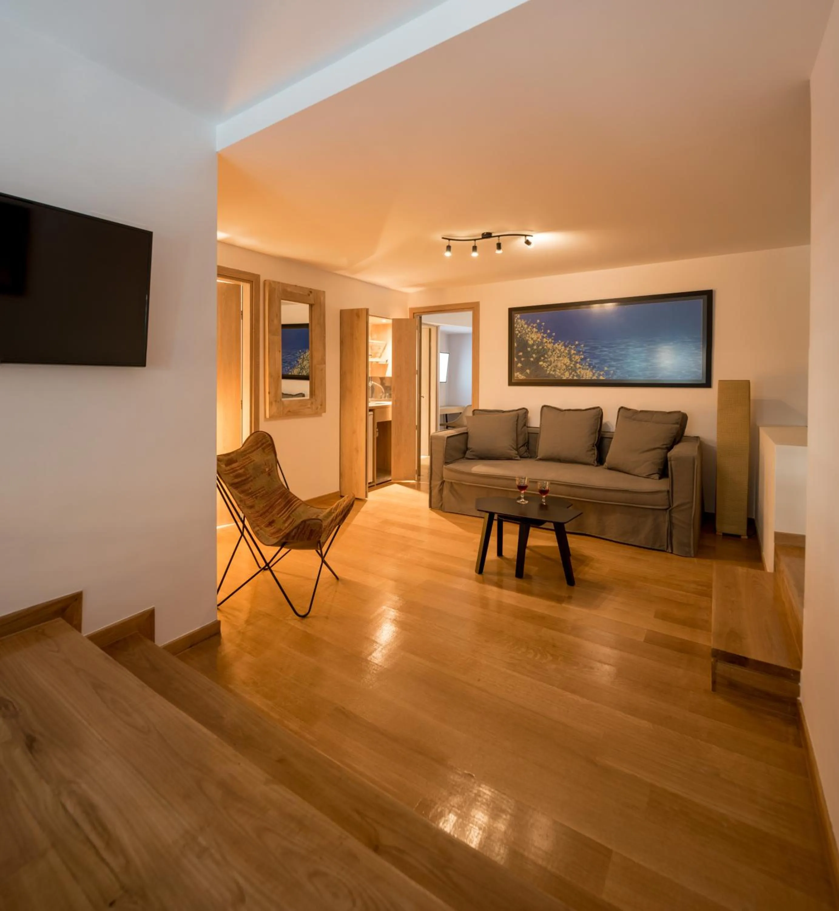 Seating area in Fos DownTown Suites