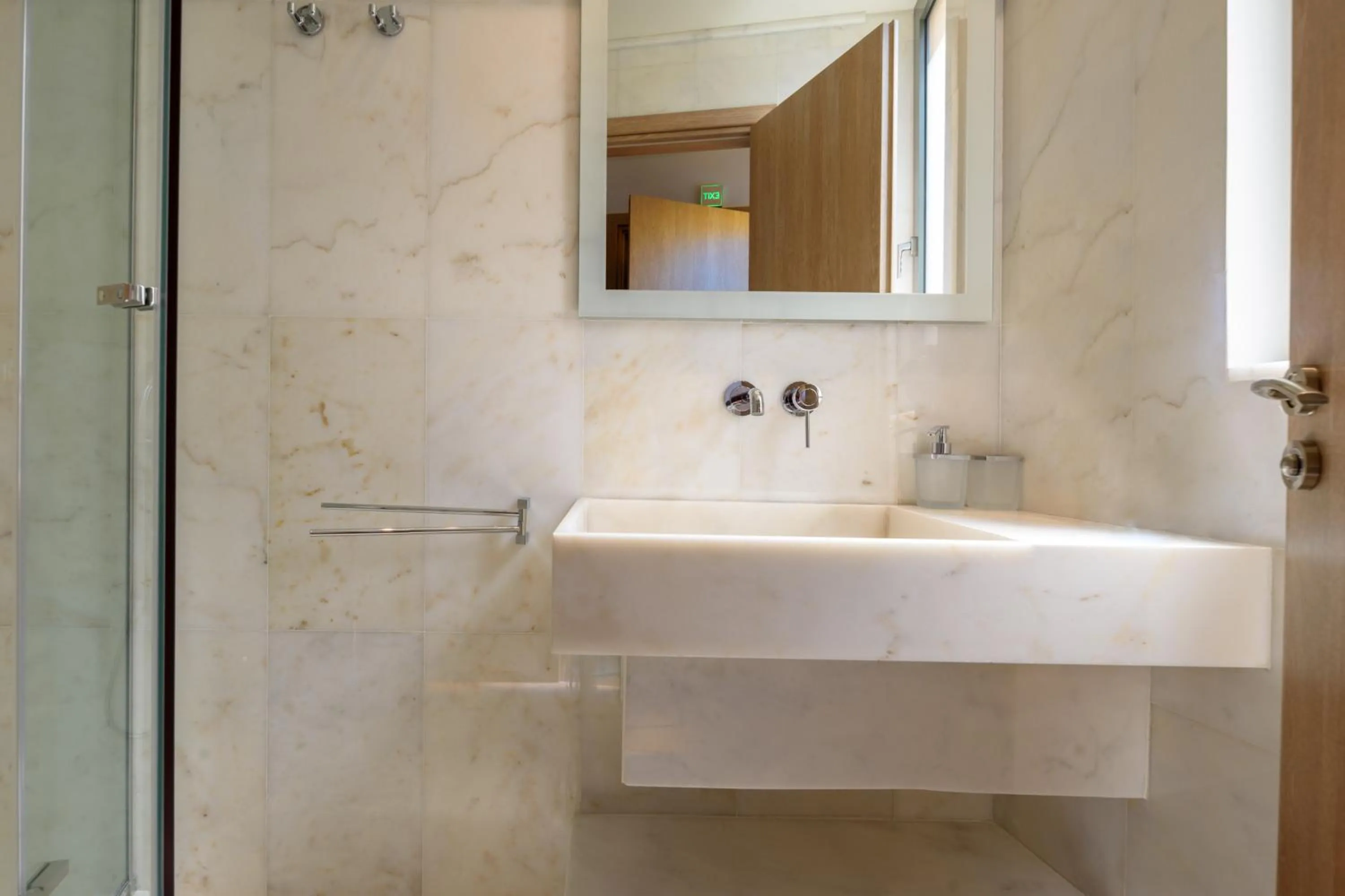 Bathroom in Fos DownTown Suites