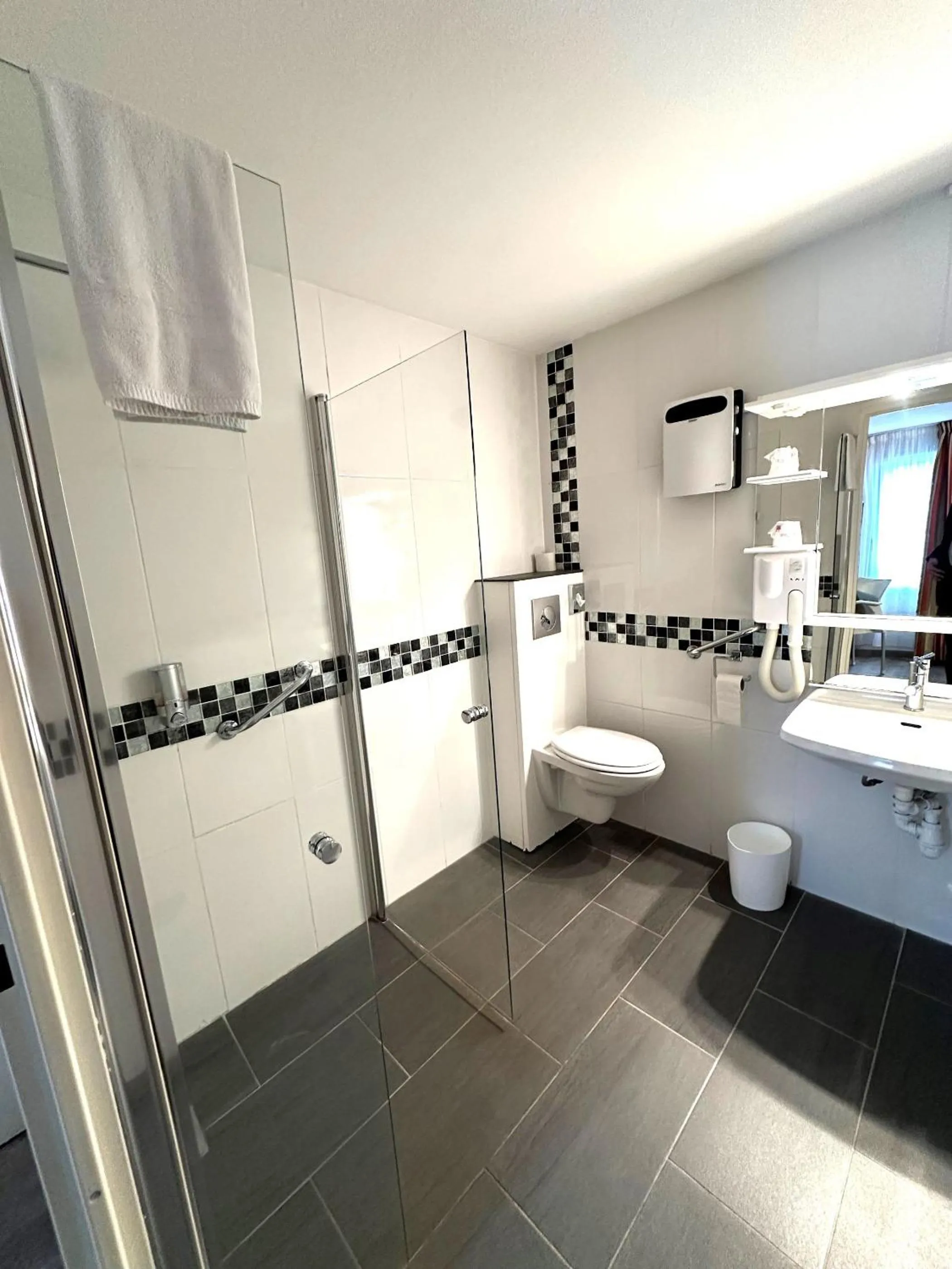 Bathroom in Fasthotel Toulouse Blagnac Aéroport