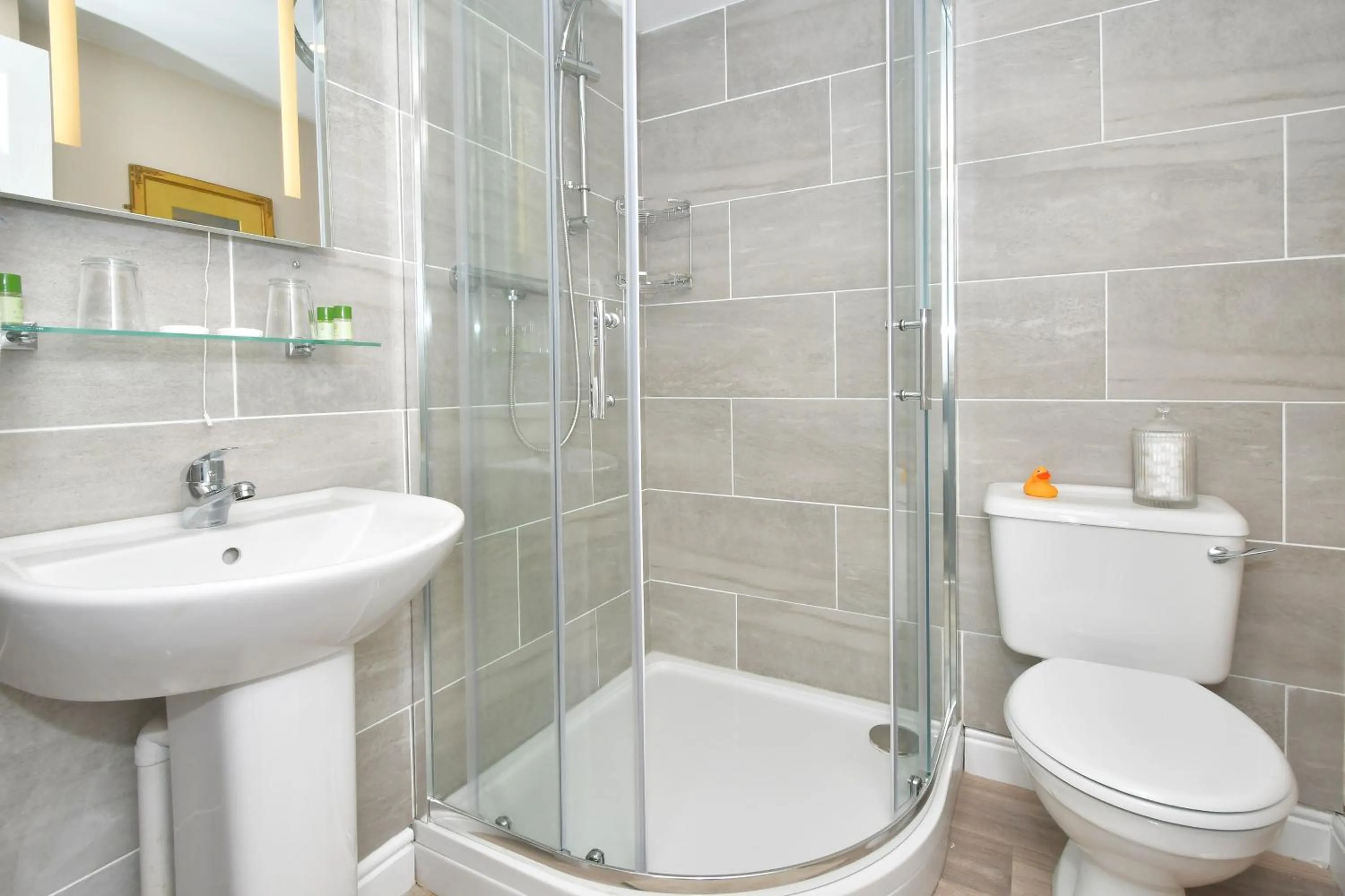 Shower in The Fountain Inn