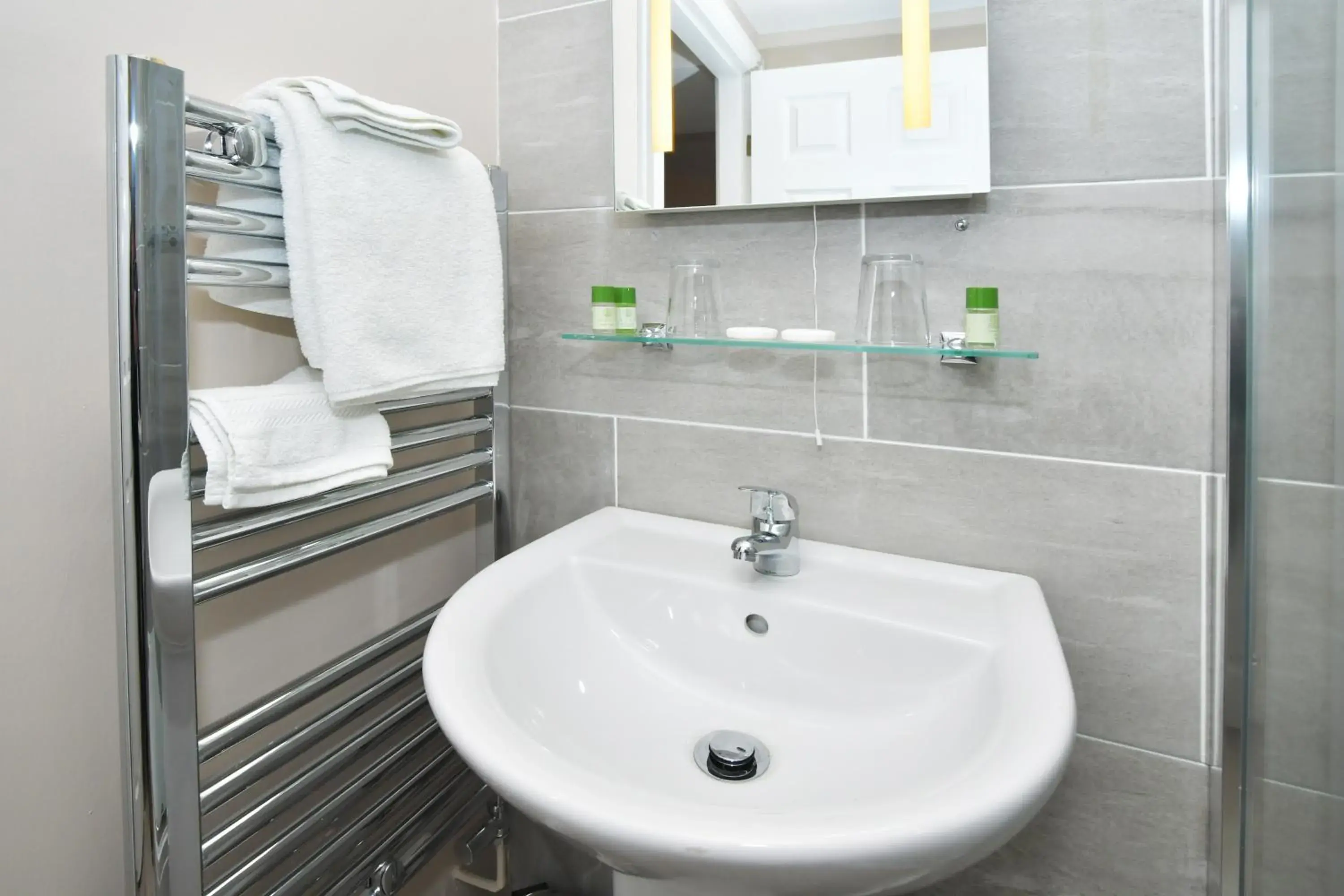 Deluxe King Room in The Fountain Inn Deluxe King Room in The Fountain Inn