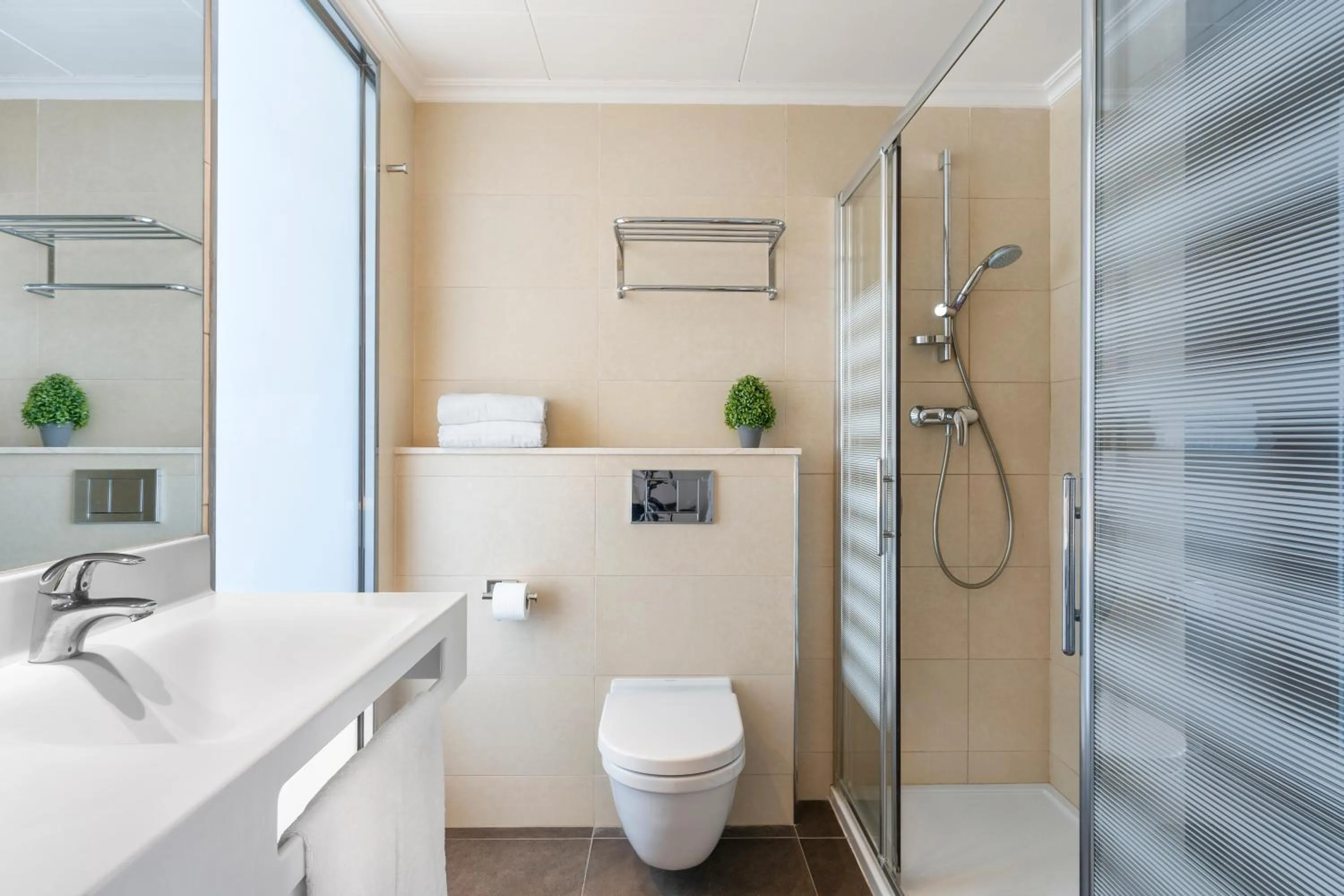 Bathroom in Hotel Indalo Park