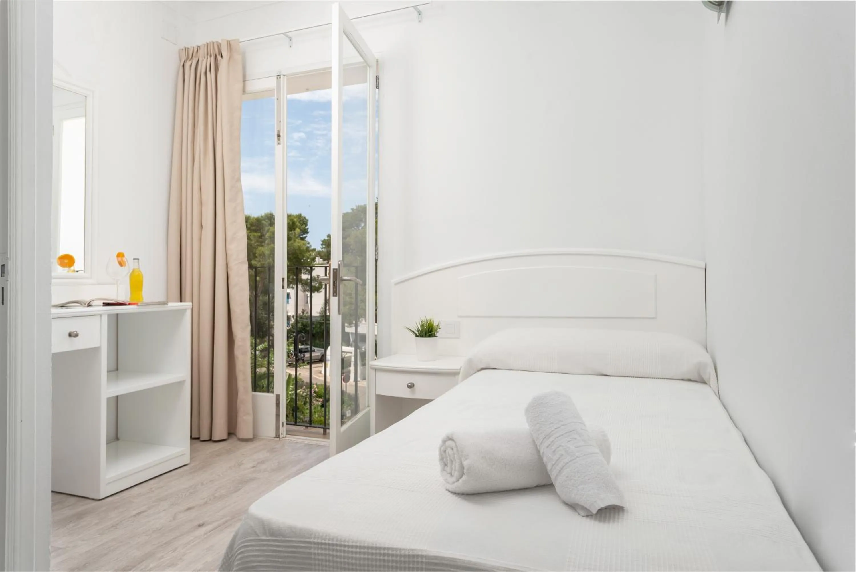 Bedroom, Bed in Hostal Talamanca