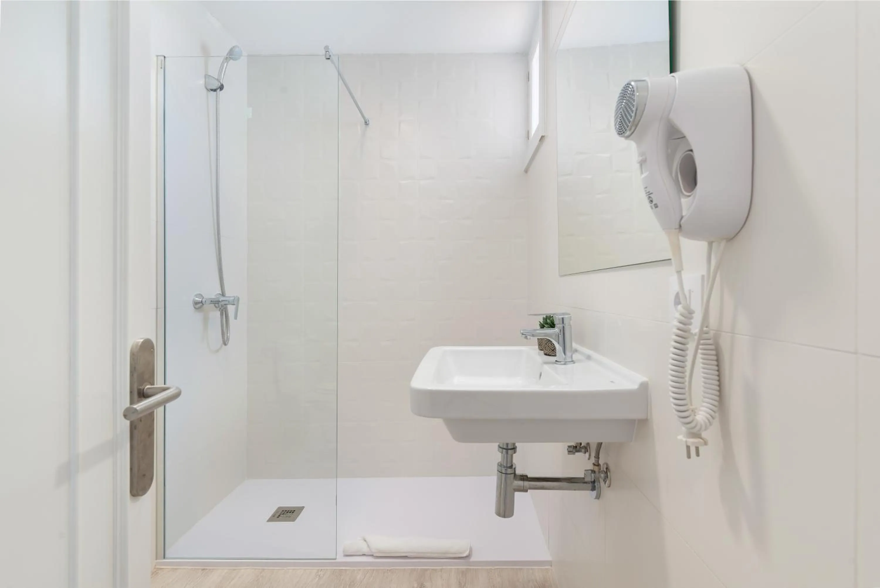 Bathroom in Hostal Talamanca