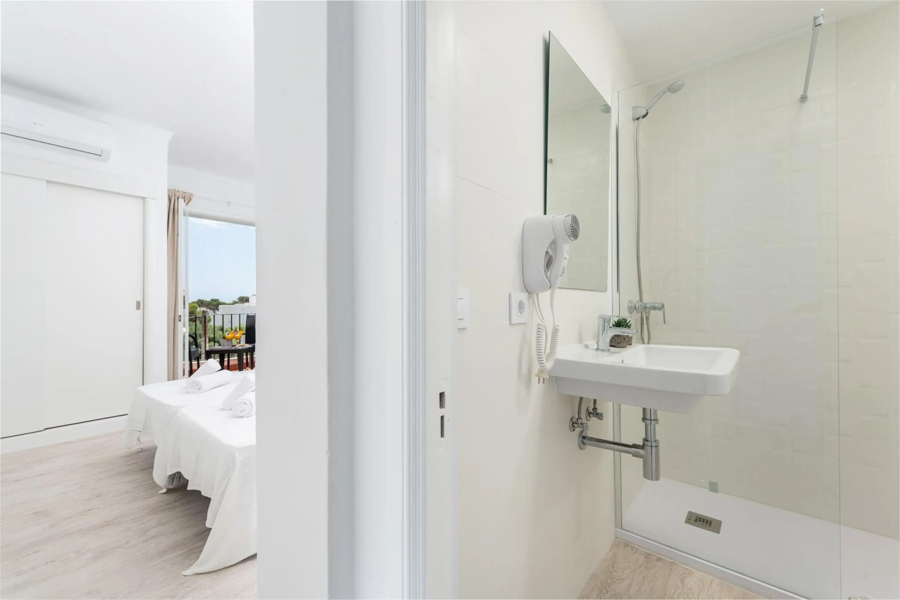 Bathroom in Hostal Talamanca