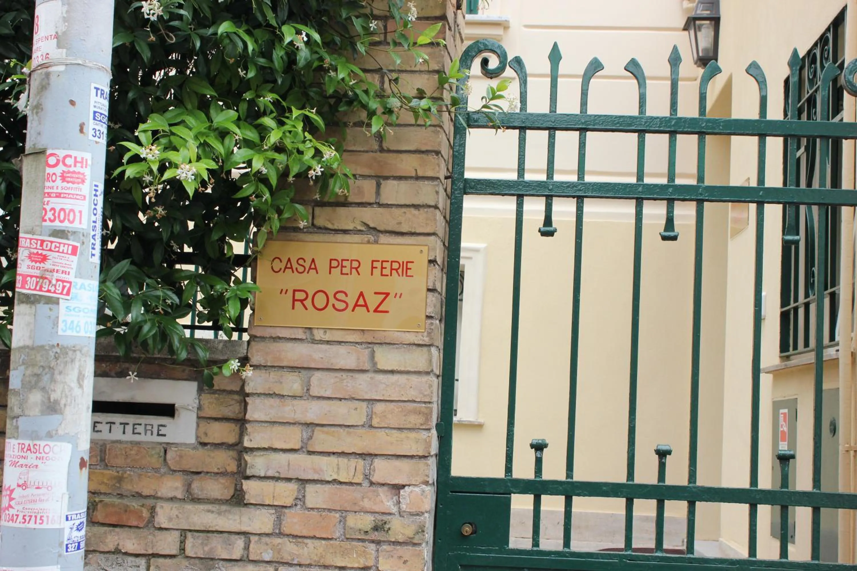 Facade/entrance in Casa per Ferie Beato Rosaz