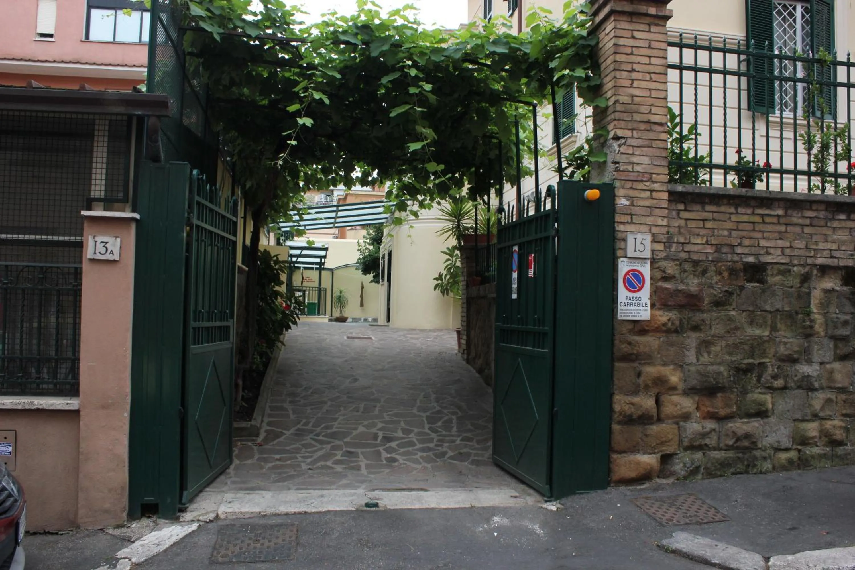 Facade/entrance in Casa per Ferie Beato Rosaz
