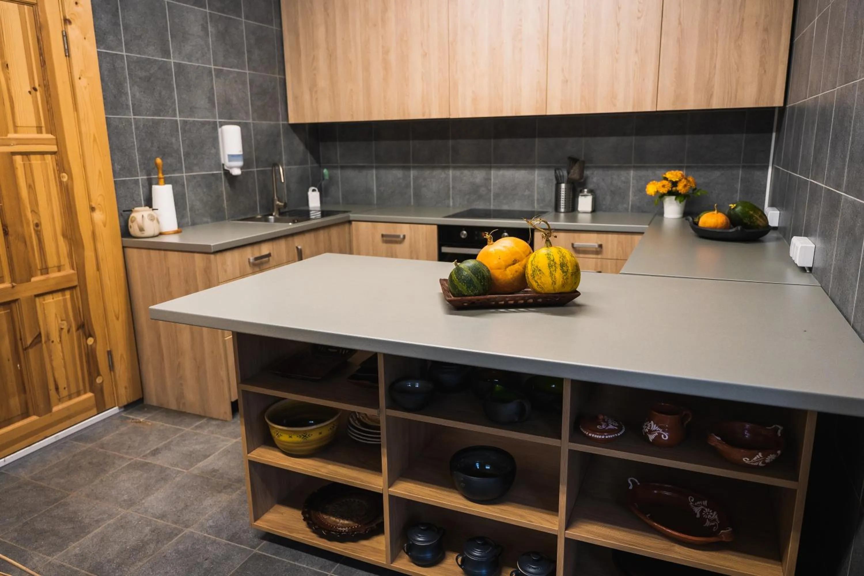 kitchen in Weavers' Guest House Kalndaki