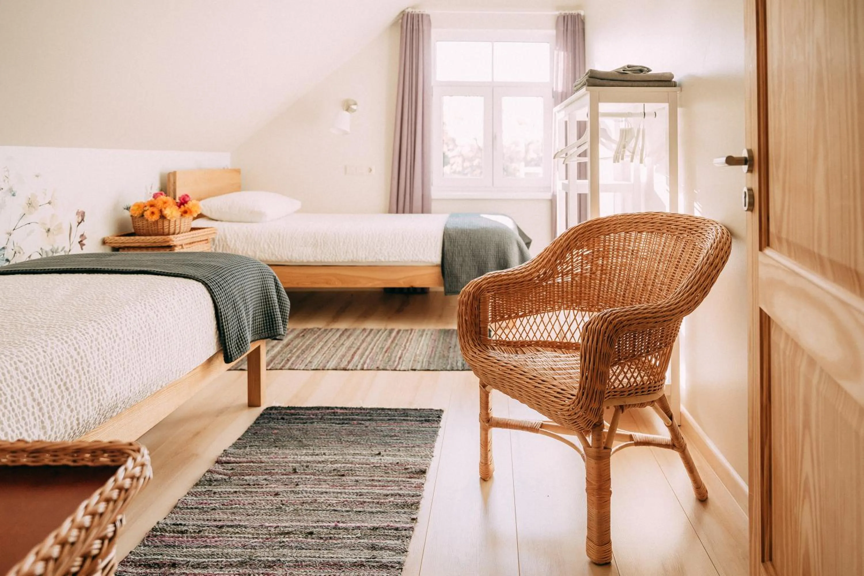 Bedroom, Bed in Weavers' Guest House Kalndaki