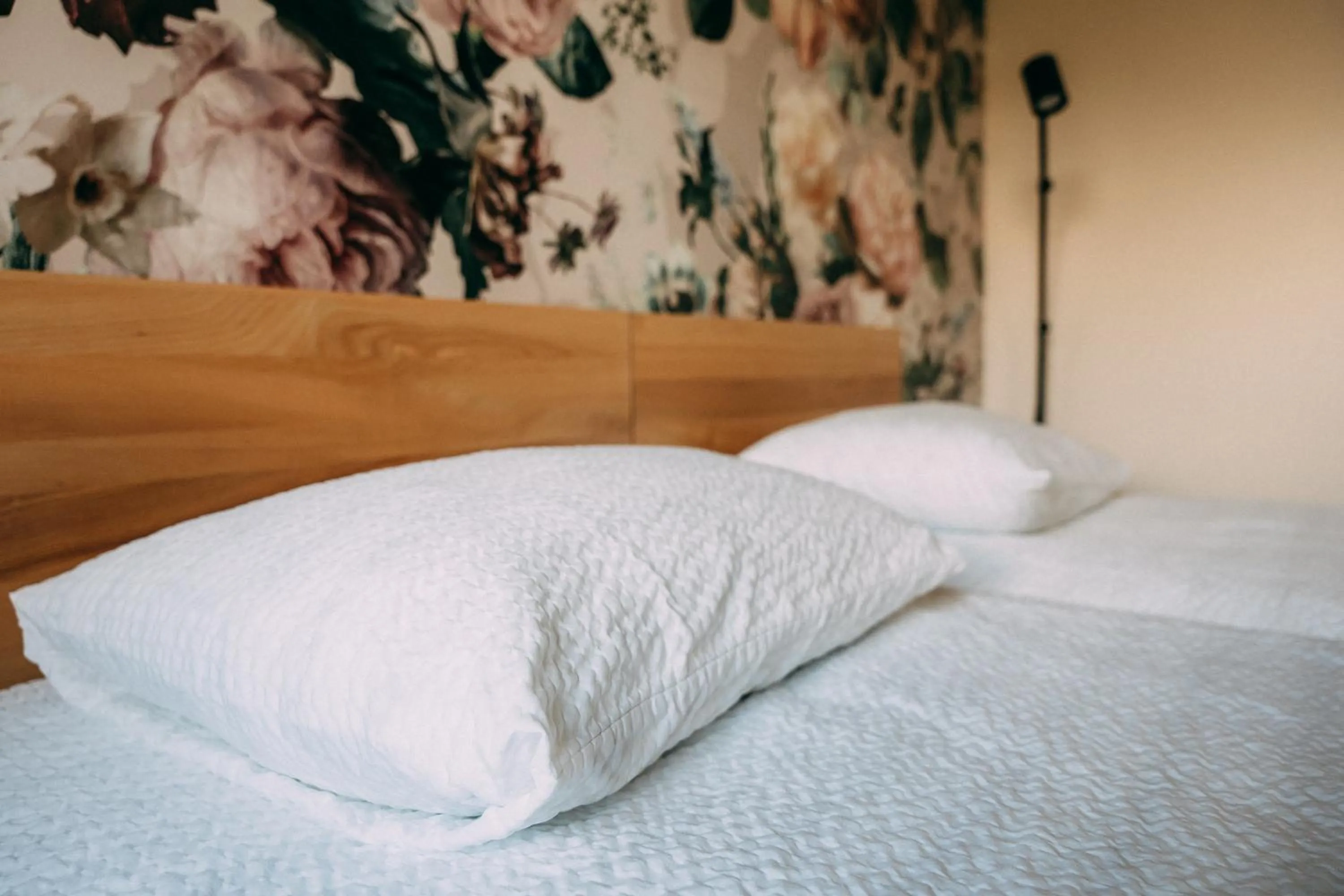 Bedroom, Bed in Weavers' Guest House Kalndaki