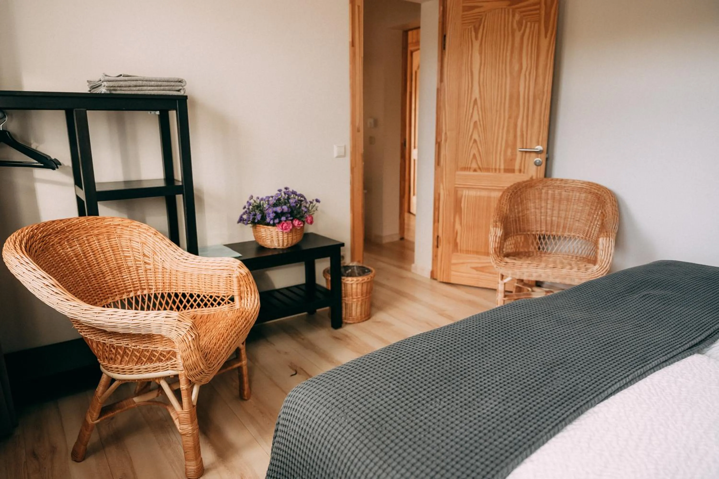 Bedroom, Bed in Weavers' Guest House Kalndaki