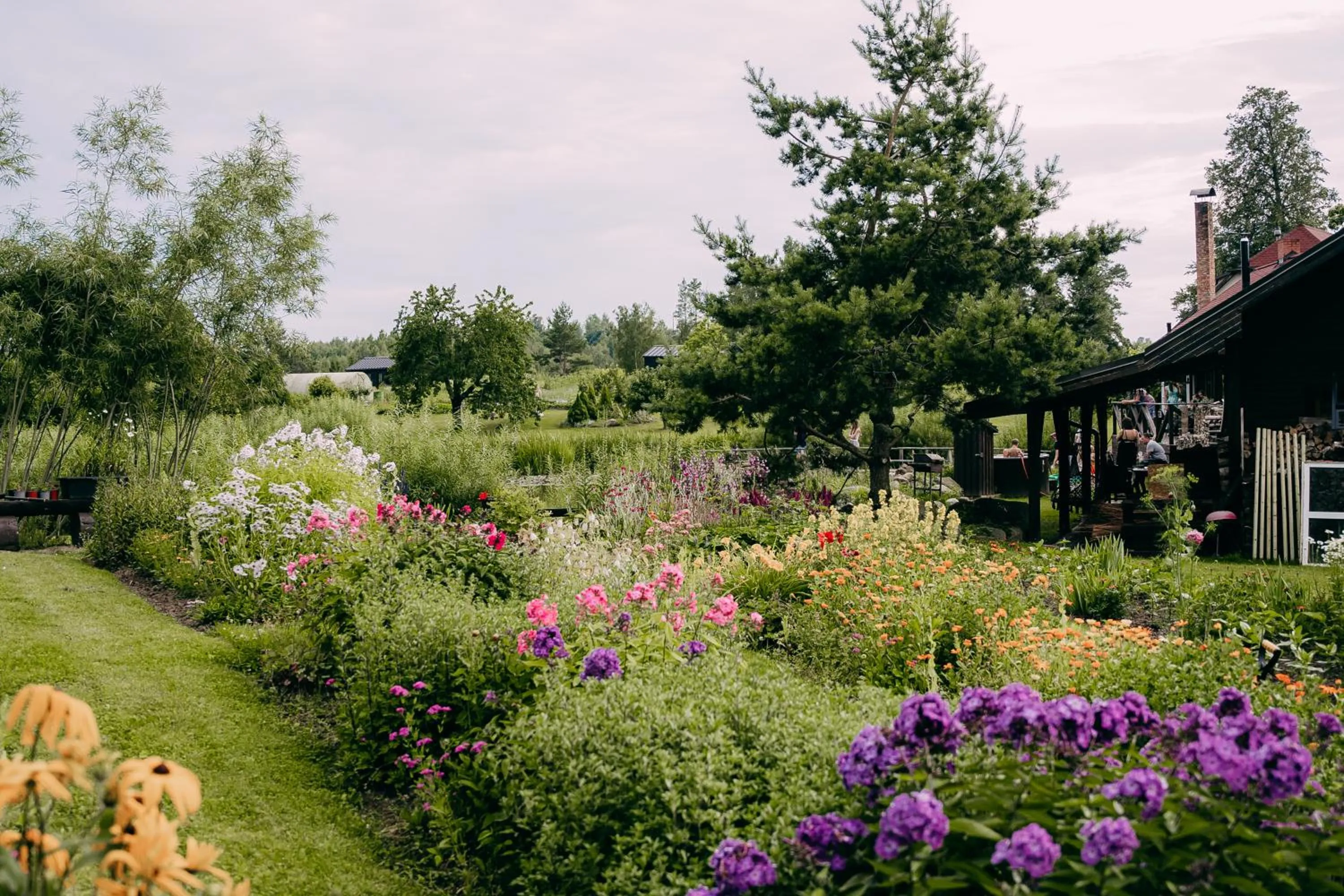 Neighbourhood in Weavers' Guest House Kalndaki