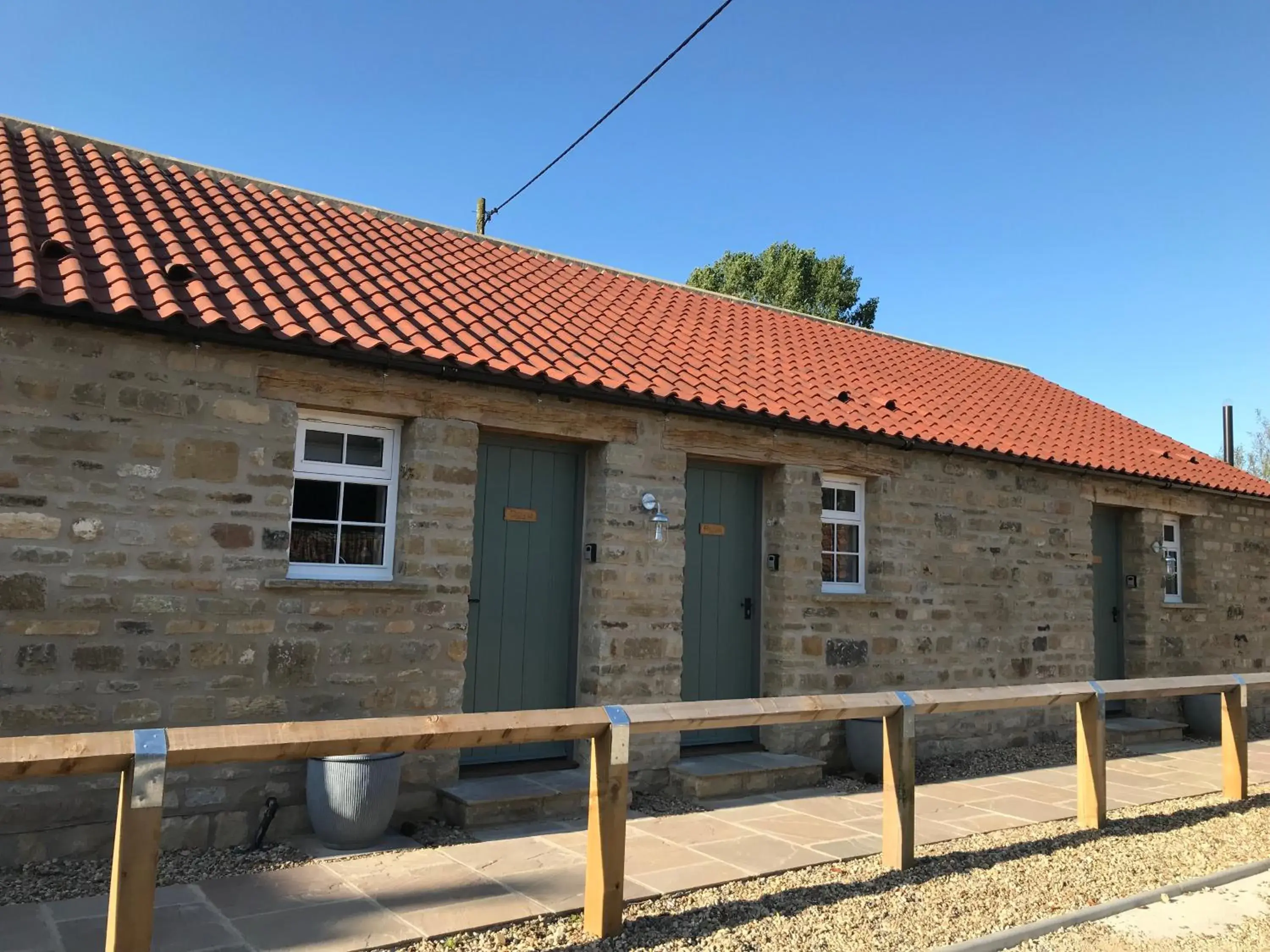 Property building in The Crown, Hutton le Hole Property building in The Crown, Hutton le Hole