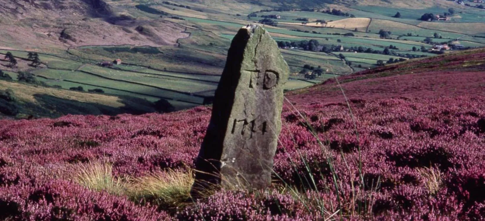Property building in The Crown, Hutton le Hole