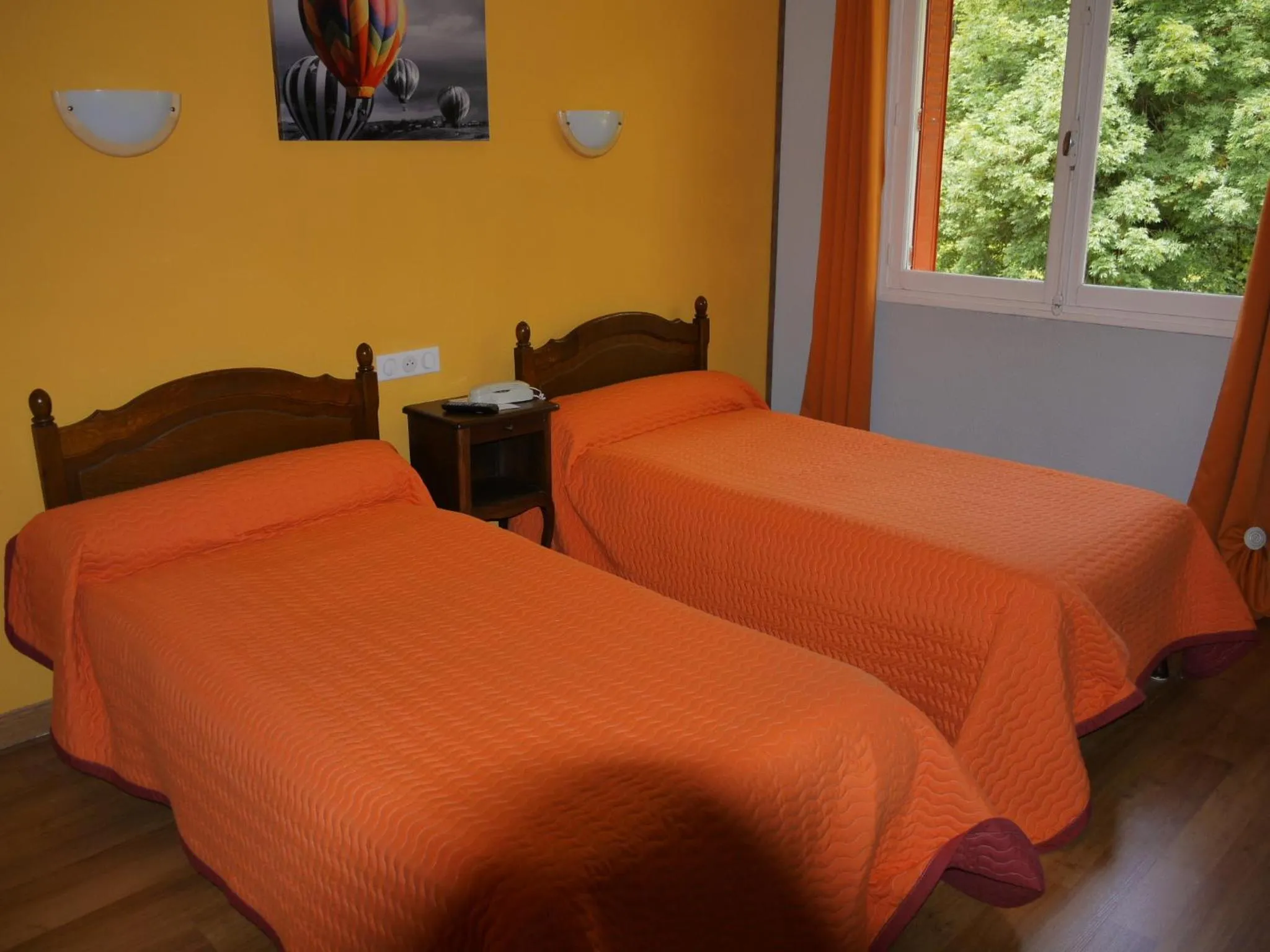 Bed in Hôtel Le Castelet