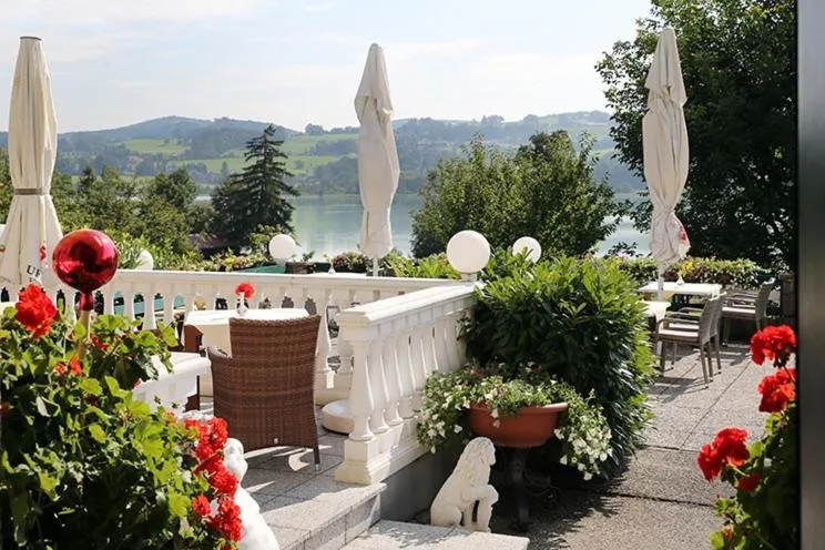 Breakfast in Hotel Garni Dorferwirt am Irrsee
