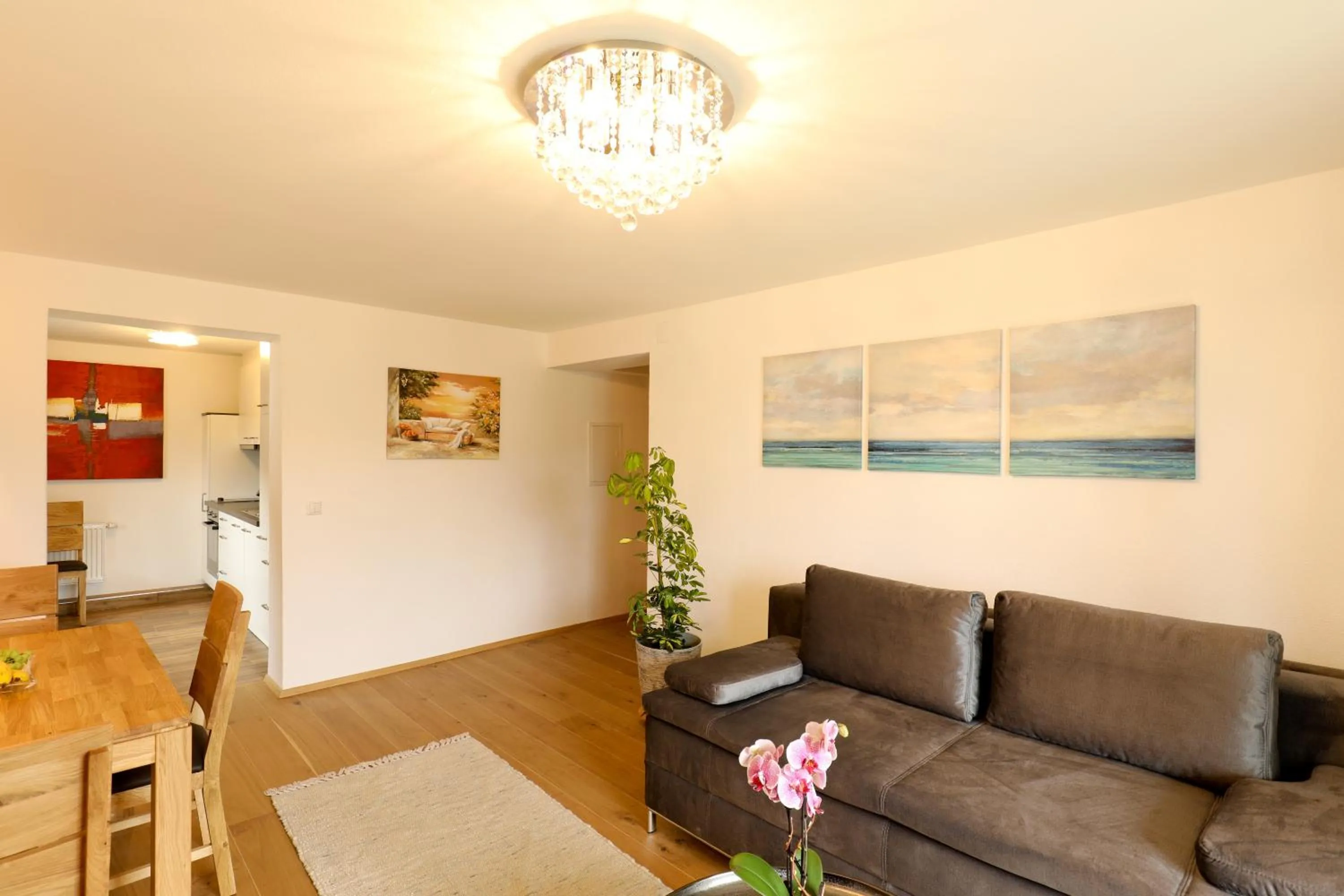 Kitchen or kitchenette in Hotel Garni Dorferwirt am Irrsee