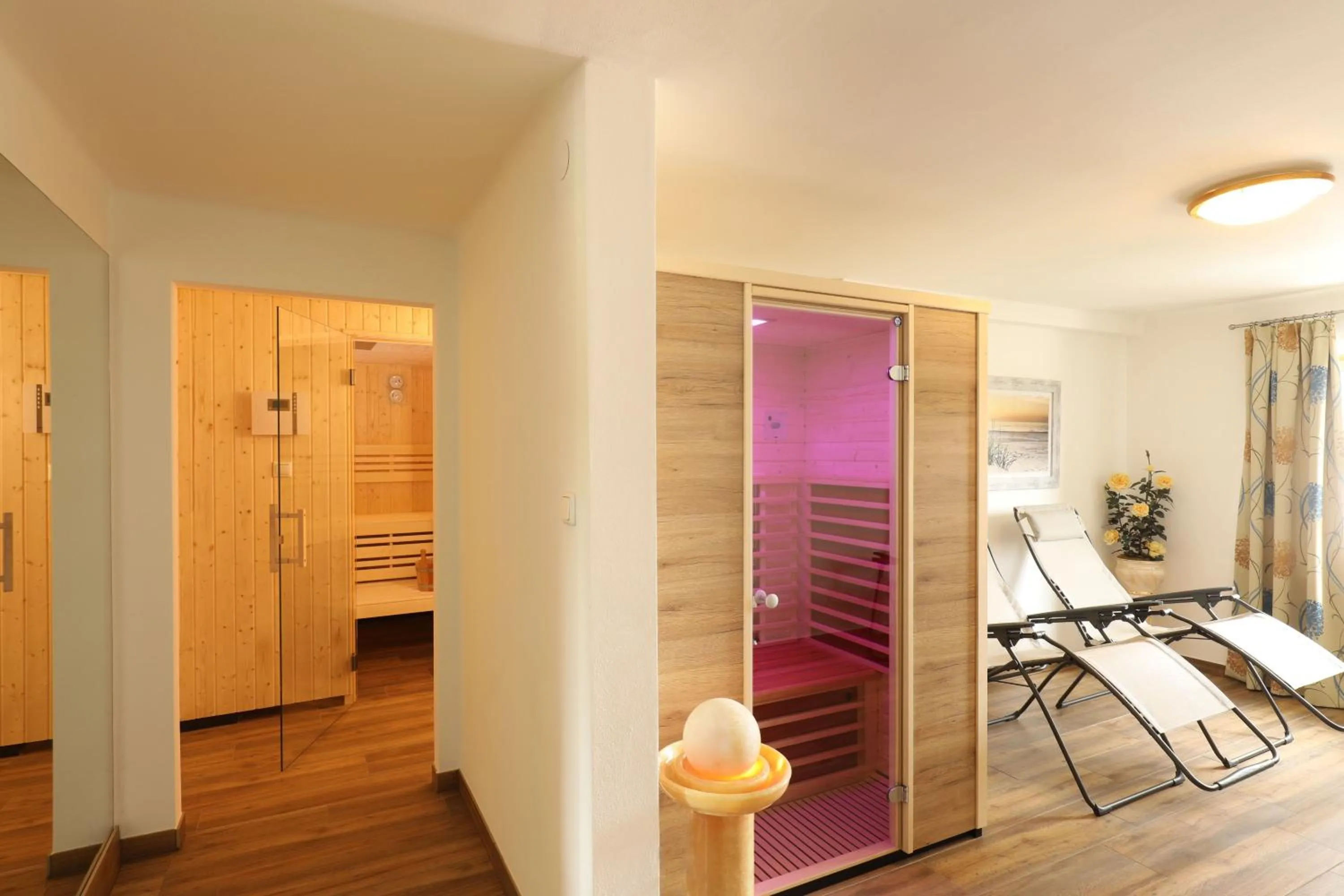 Sauna in Hotel Garni Dorferwirt am Irrsee