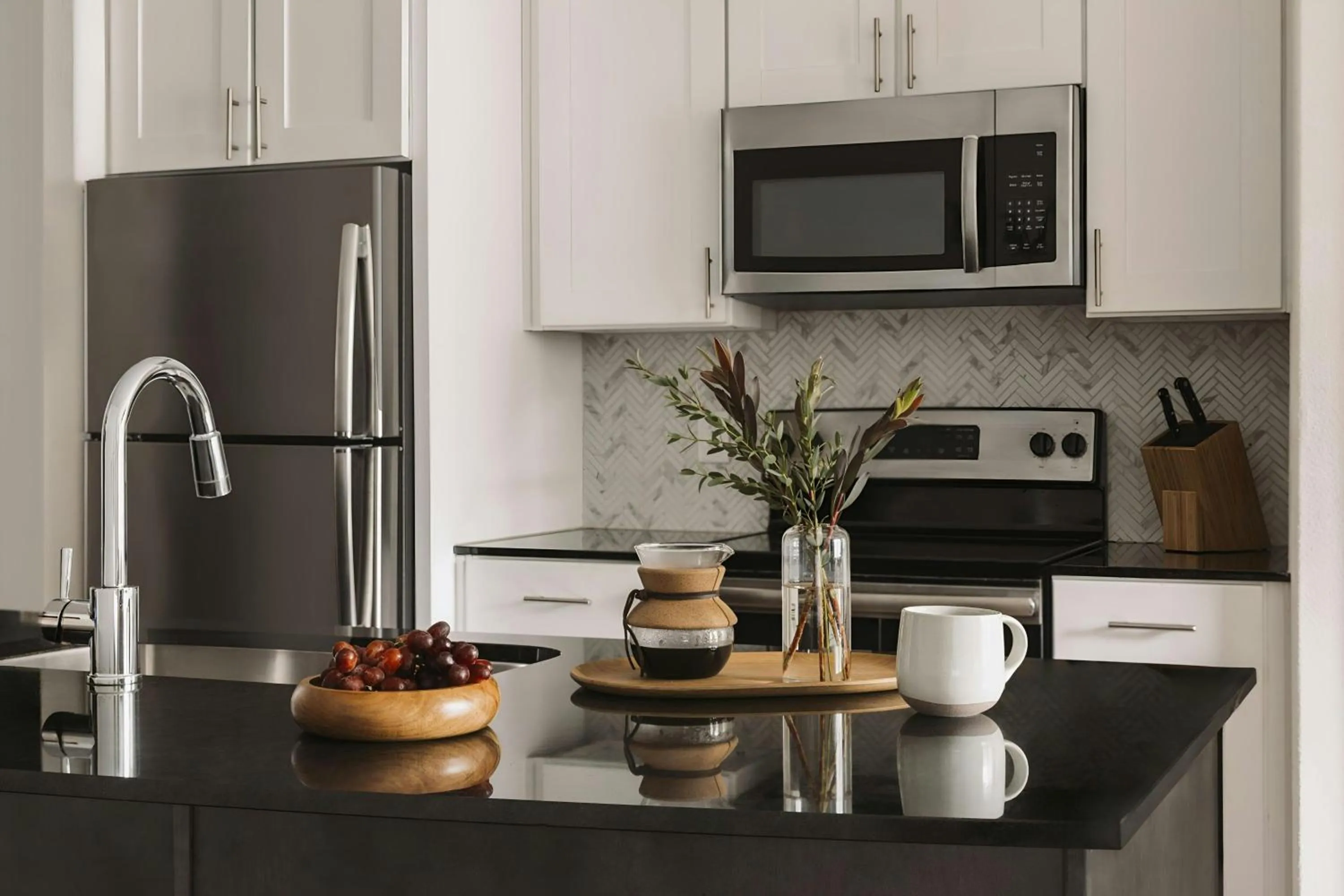 Kitchen or kitchenette in Sonder by Marriott Bonvoy East 5th Apartments East Austin