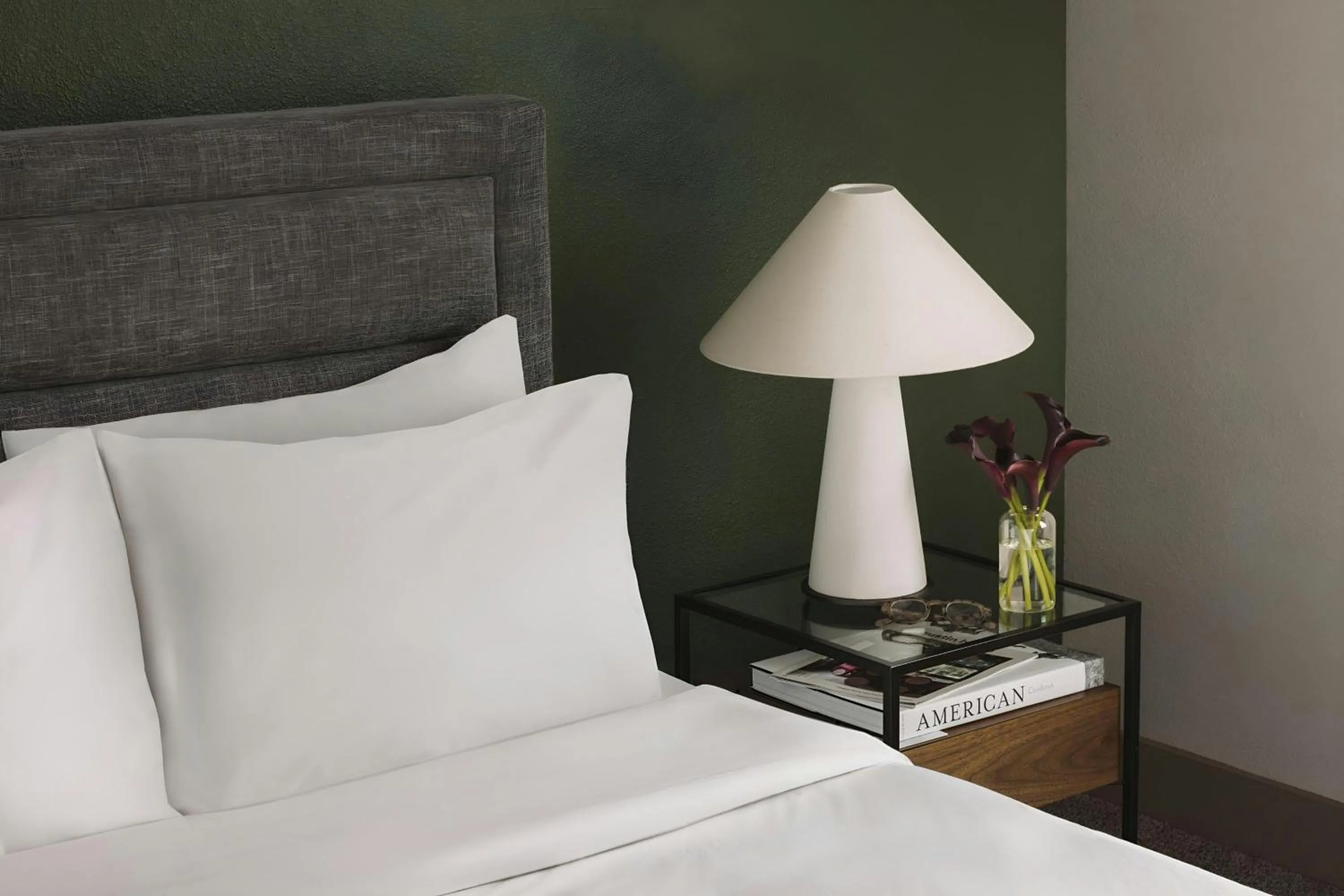 Bedroom, Bed in Sonder by Marriott Bonvoy East 5th Apartments East Austin