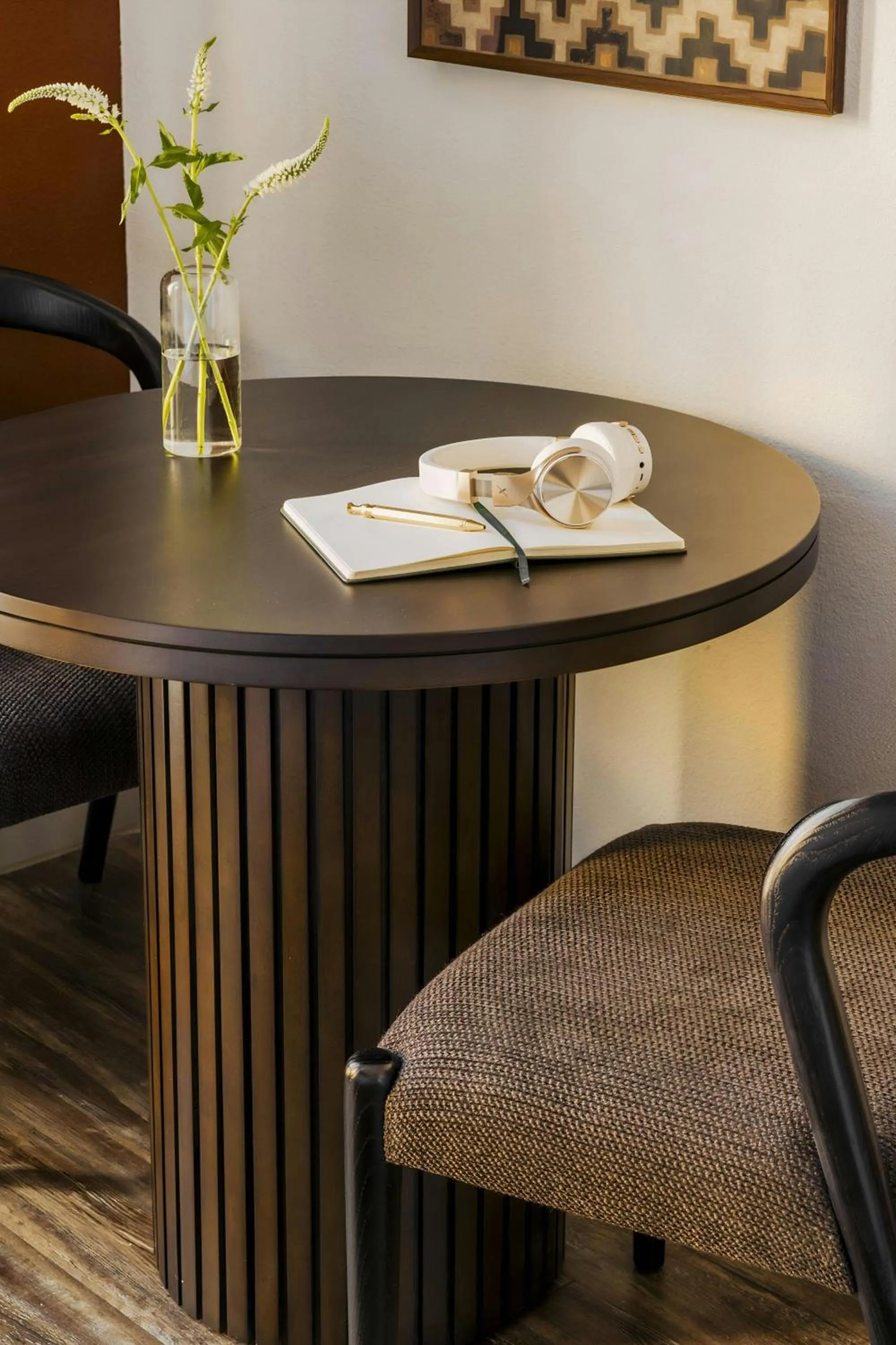 Photo of the whole room in Sonder by Marriott Bonvoy East 5th Apartments East Austin