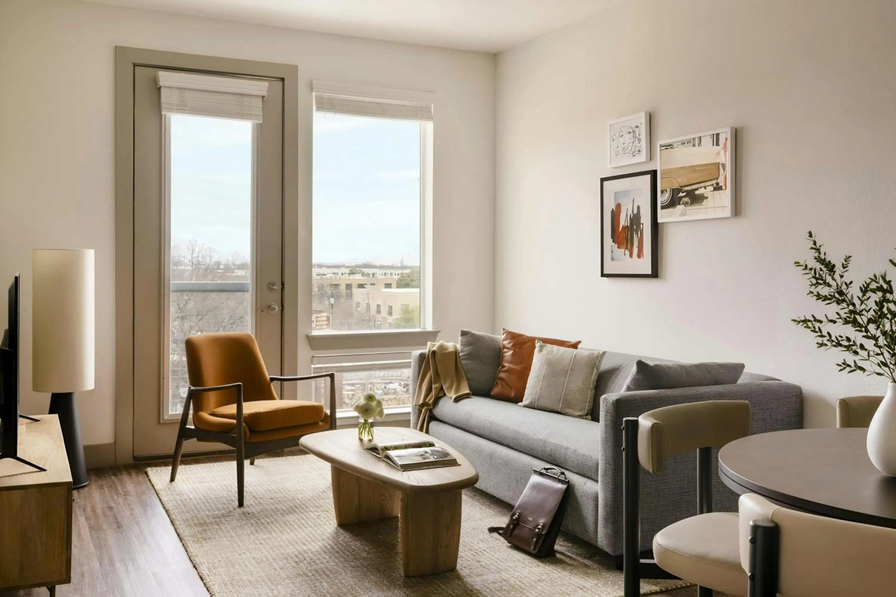 Living room in Sonder by Marriott Bonvoy East 5th Apartments East Austin