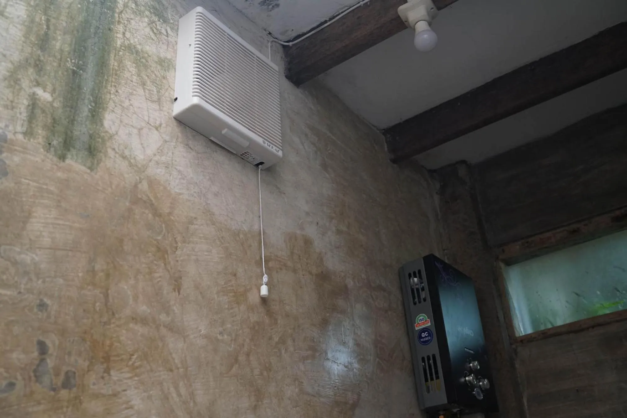 Bathroom in Happy House Bromo backpacker