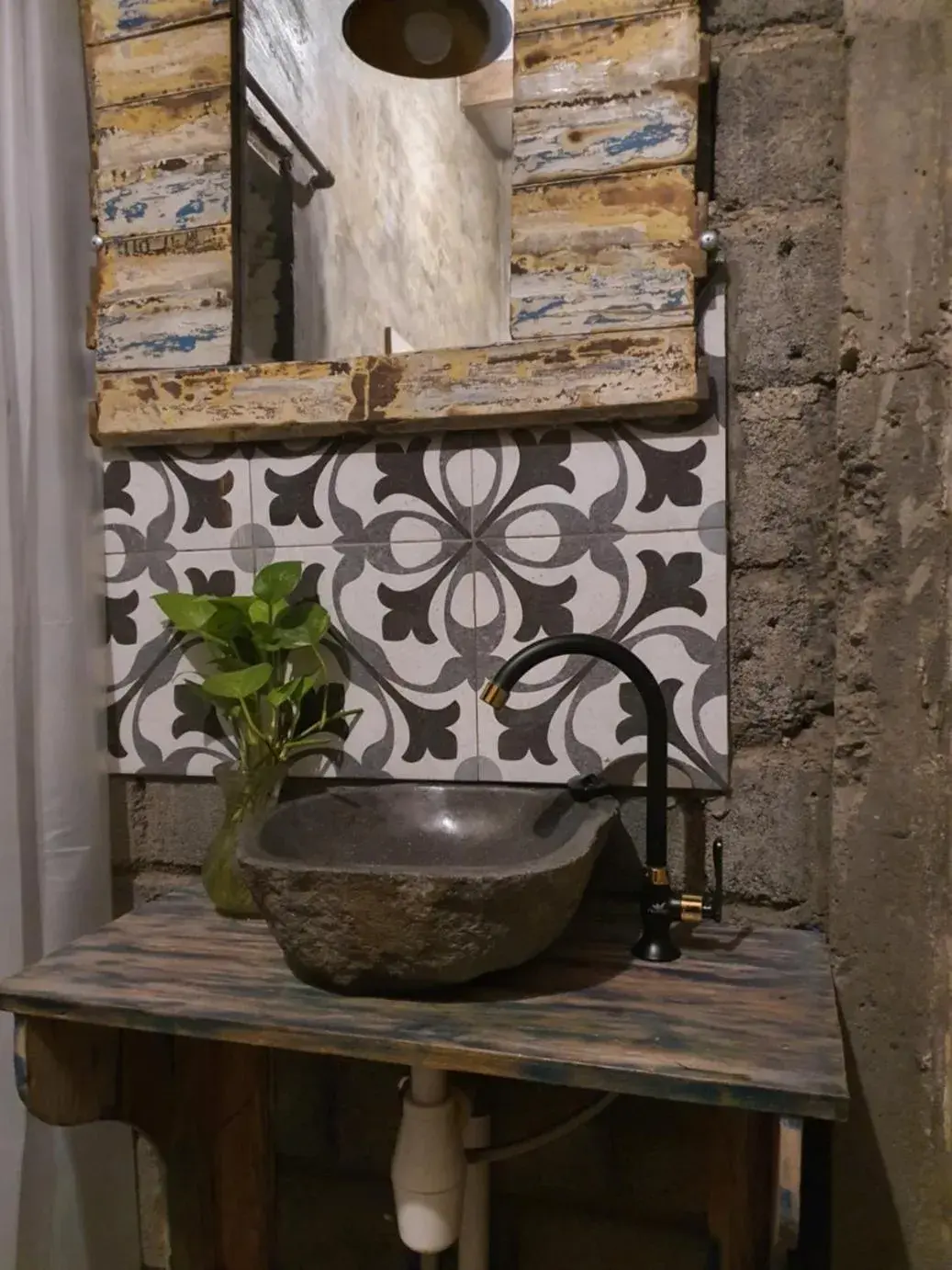 Double Room with Private Bathroom in Happy House BnB Bromo backpacker Double Room with Private Bathroom in Happy House BnB Bromo backpacker