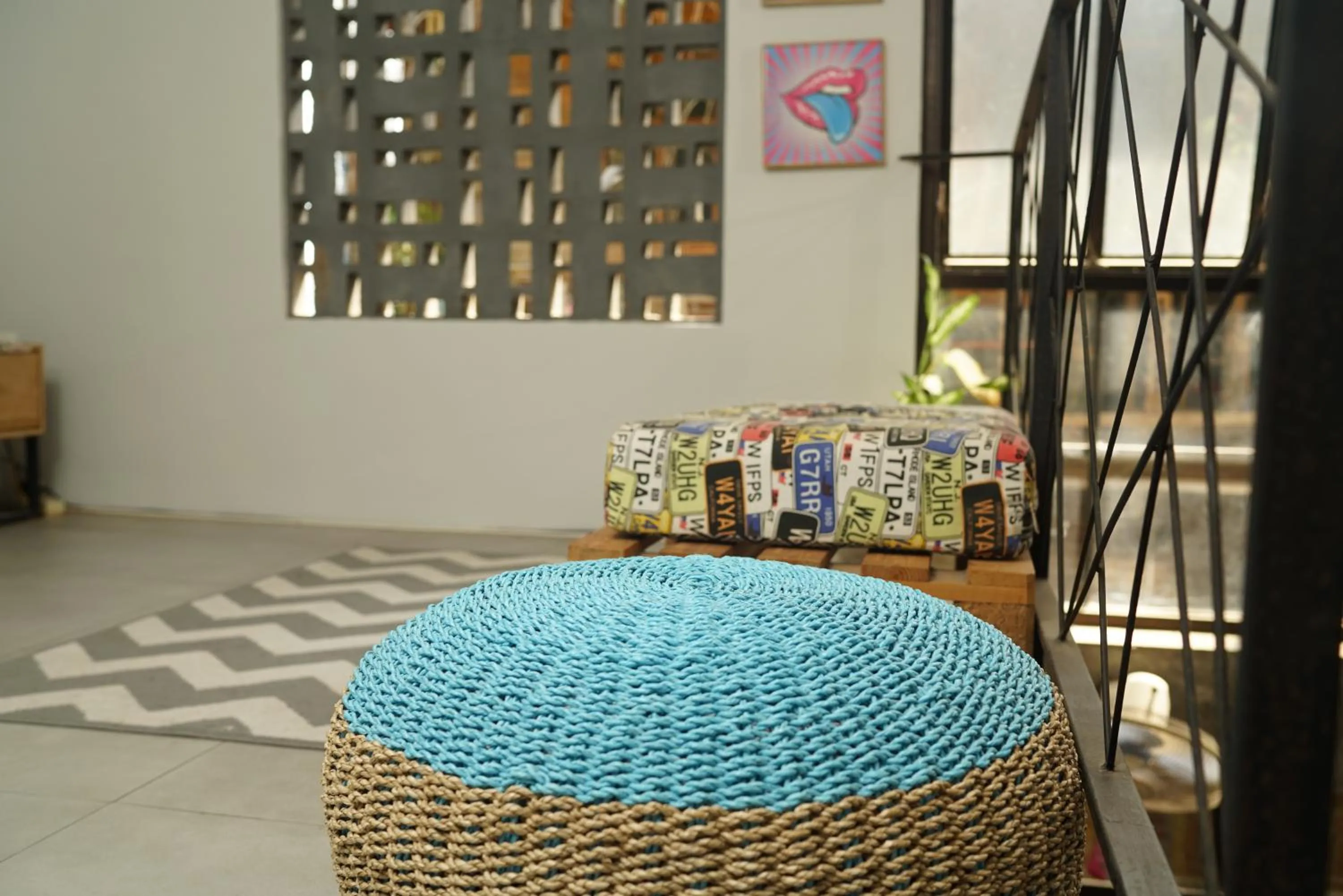 Communal lounge/ TV room in Happy House Bromo backpacker