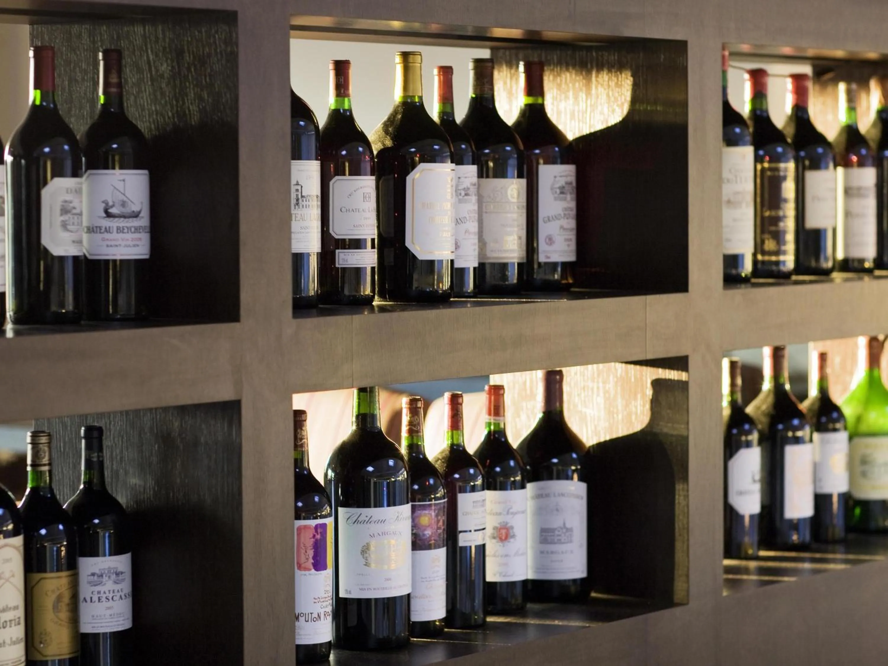 Lounge or bar in Cabot Hotel Bordeaux - MGallery Collection