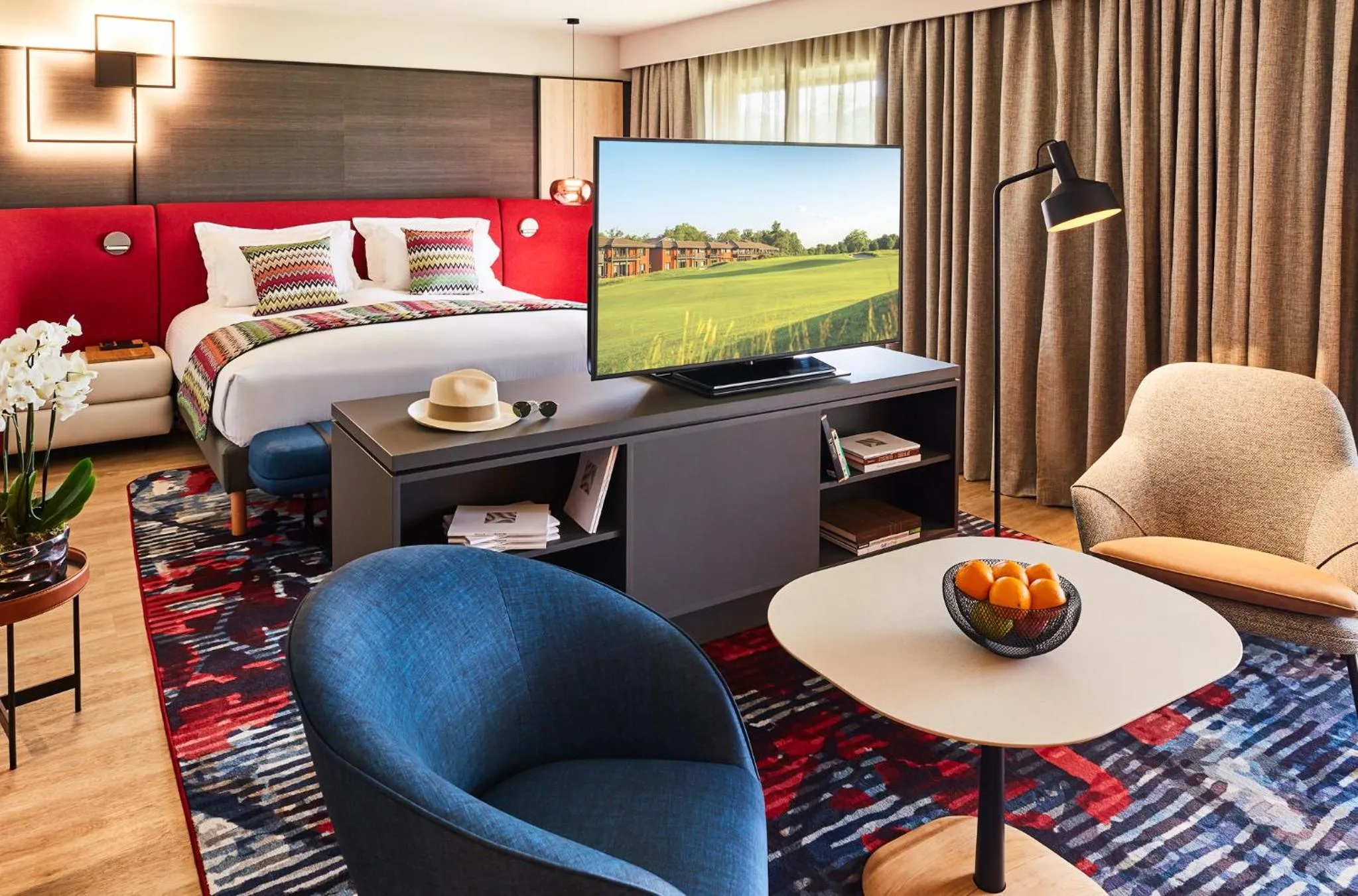 Photo of the whole room, Bed in Cabot Bordeaux MGallery Collection