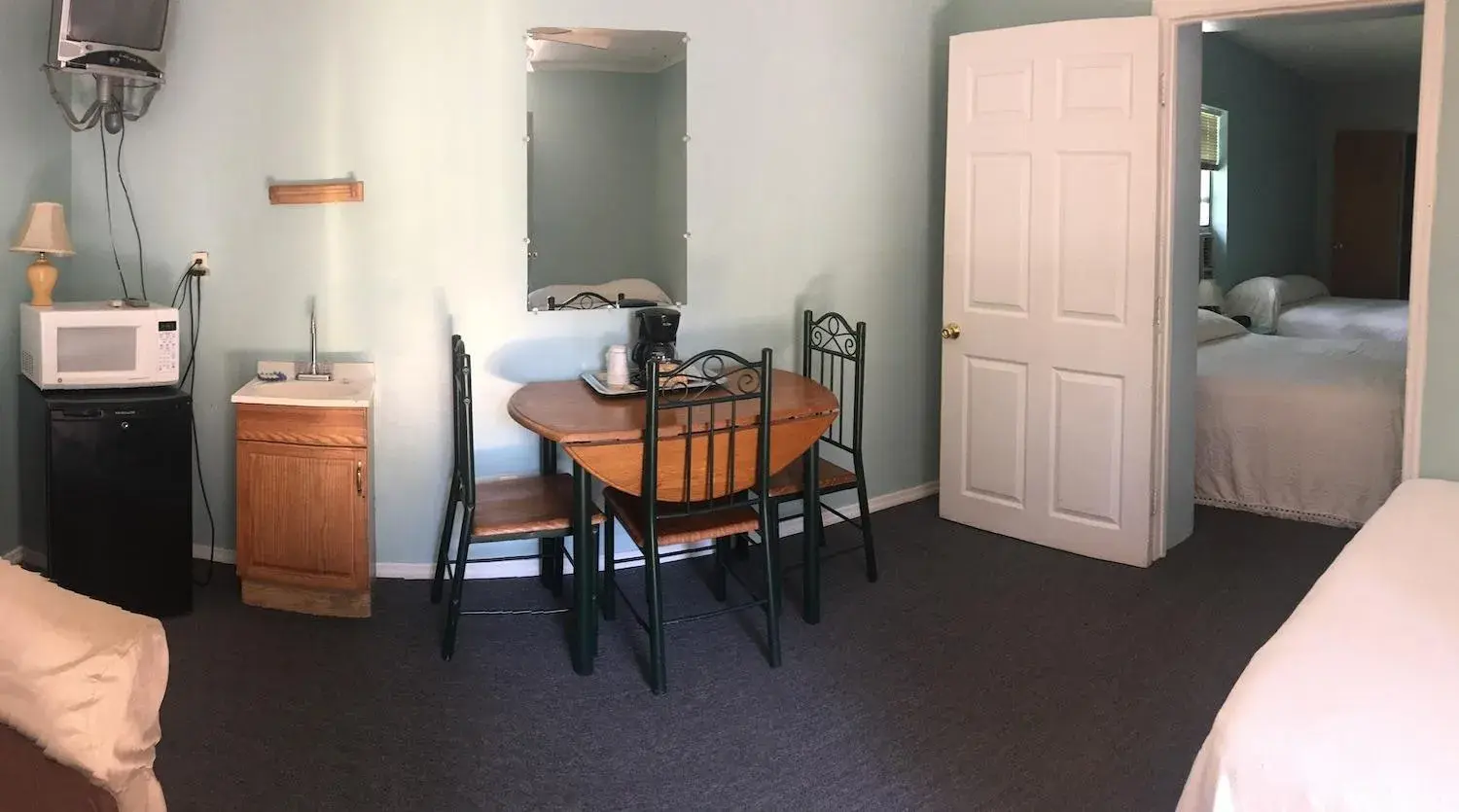 Two-Bedroom Suite in Cindy’s Motel & RV Park Two-Bedroom Suite in Cindy’s Motel & RV Park