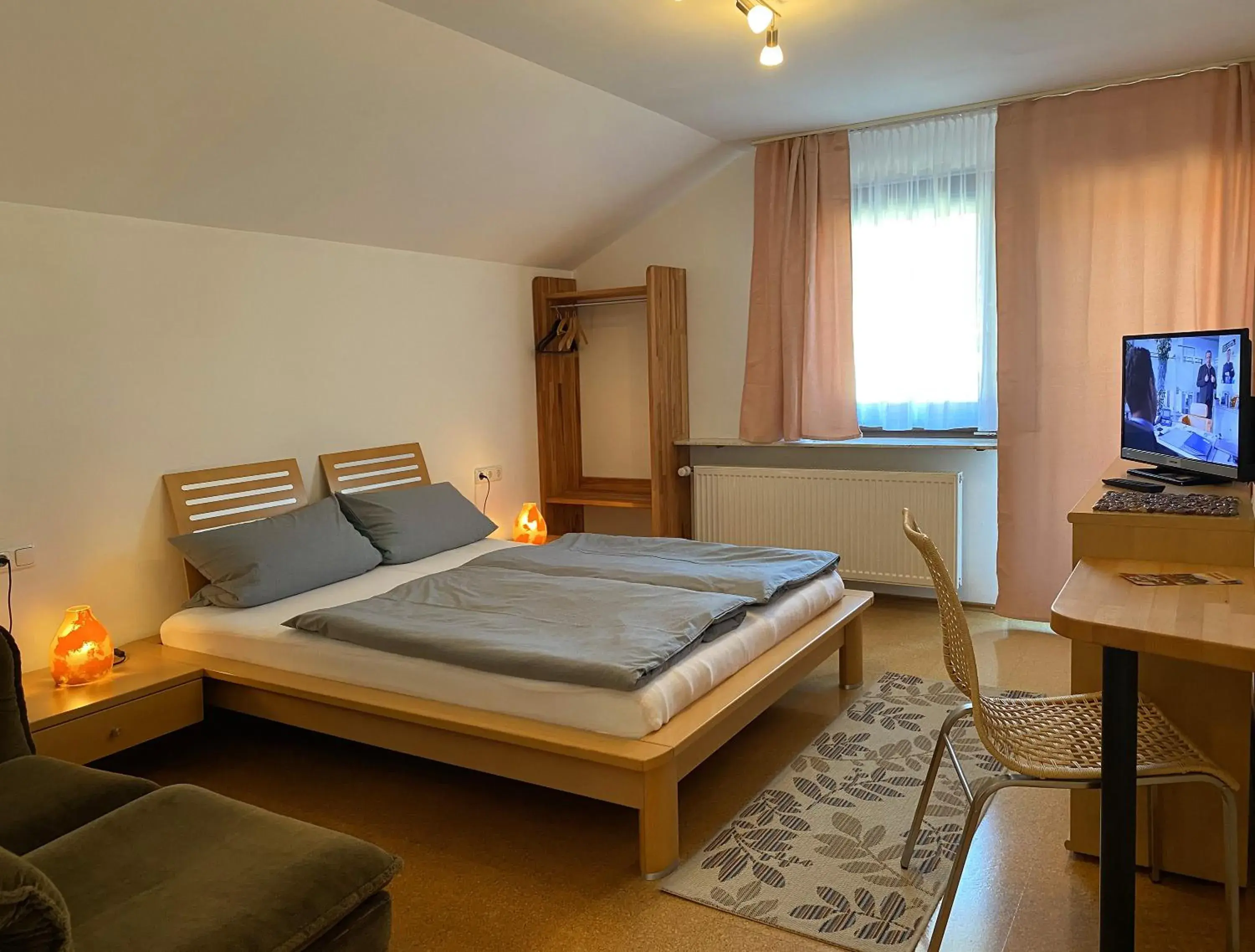 Double Room with Balcony in Gästehaus Elisabeth Double Room with Balcony in Gästehaus Elisabeth