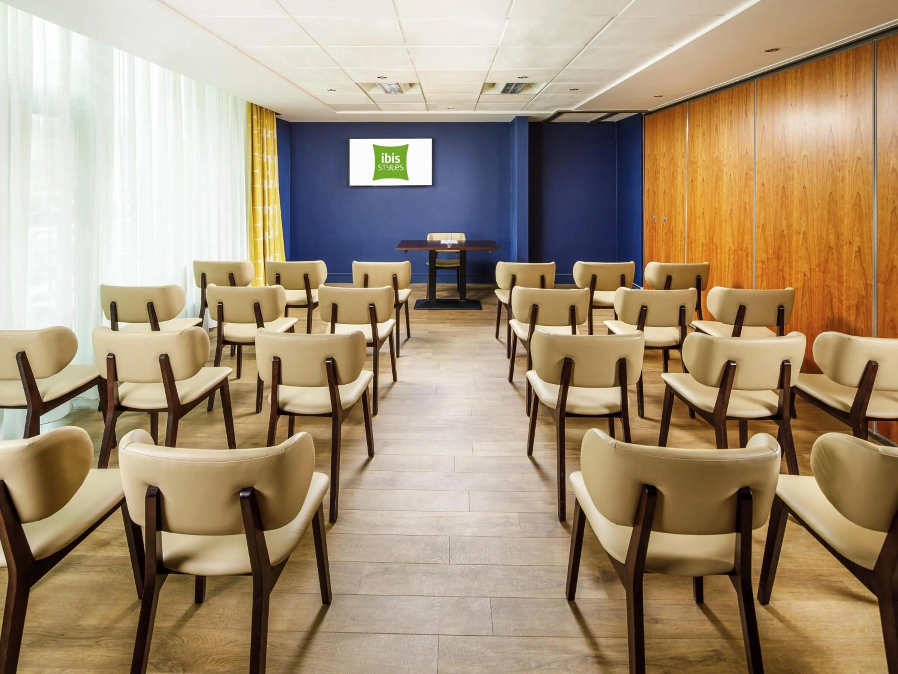 Meeting/conference room in ibis Styles Birmingham Centre