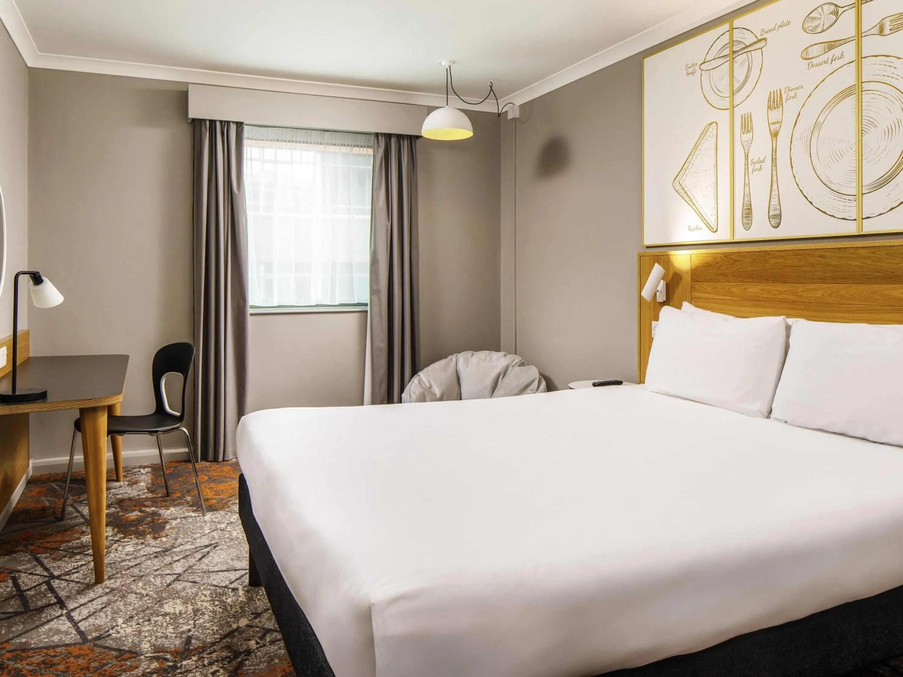 Bedroom, Bed in ibis Styles Birmingham Centre