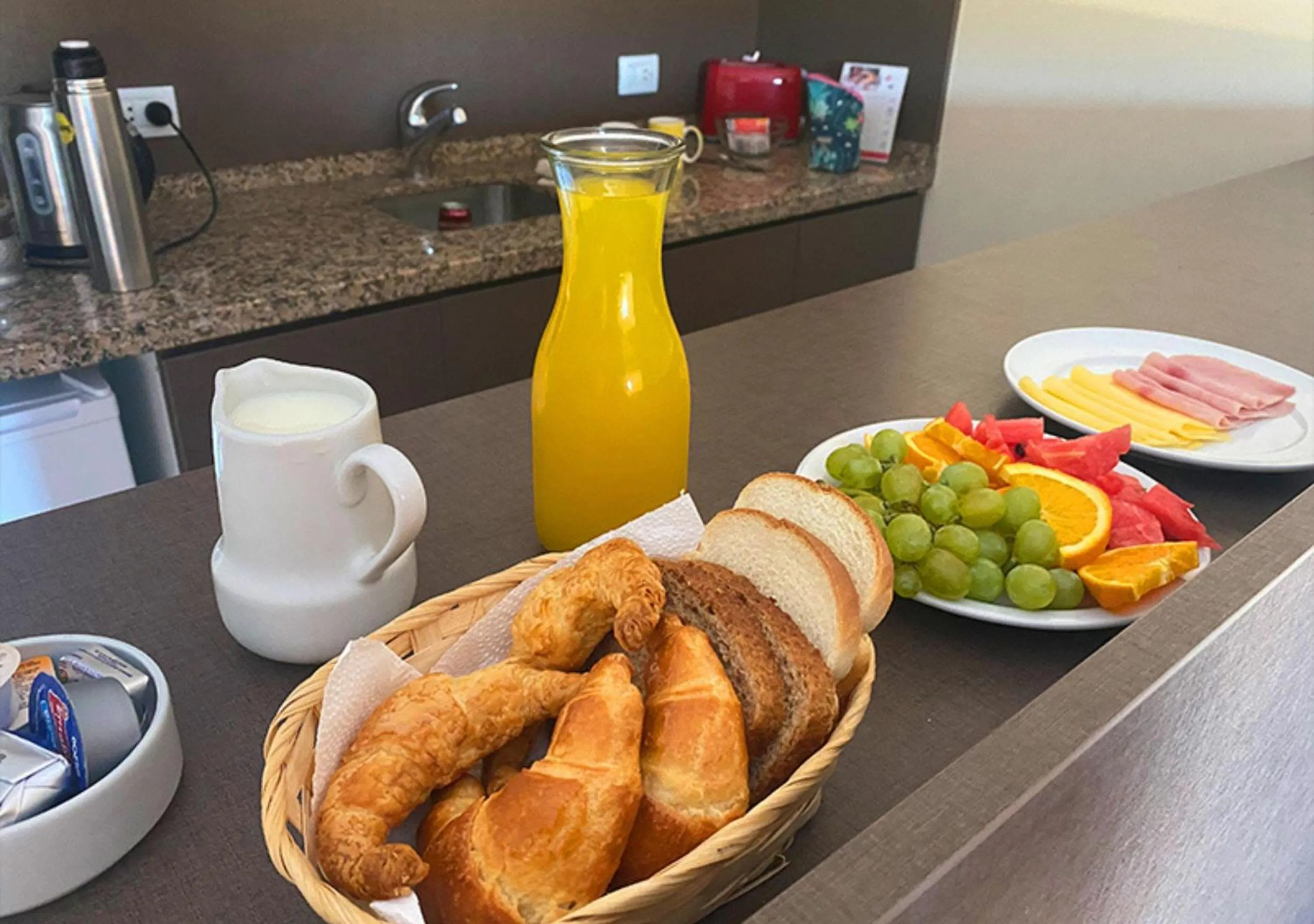 Apart Hotel Quijote by DOT Suites