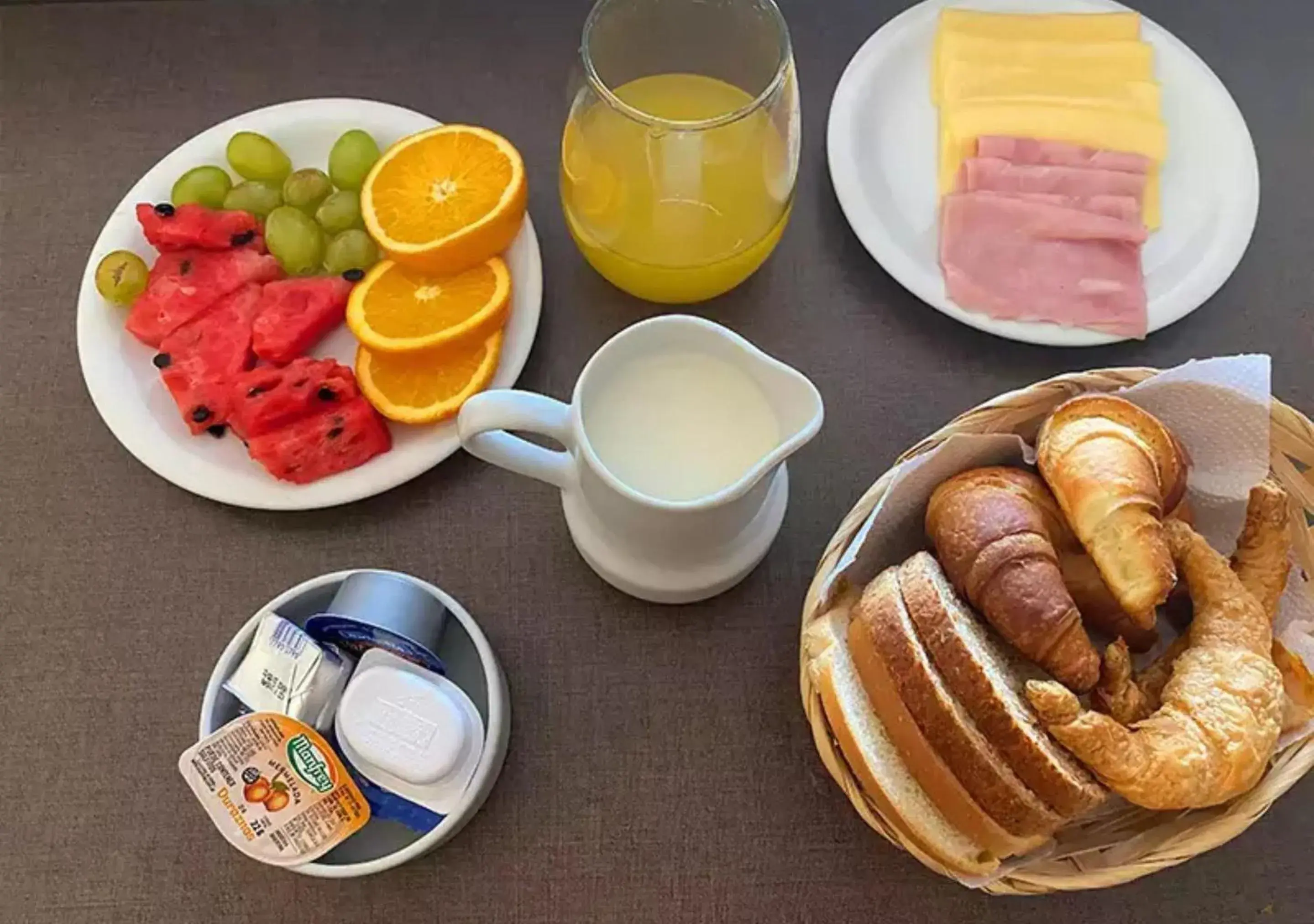 Breakfast in Apart Hotel Quijote by DOT Suites Breakfast in Apart Hotel Quijote by DOT Suites