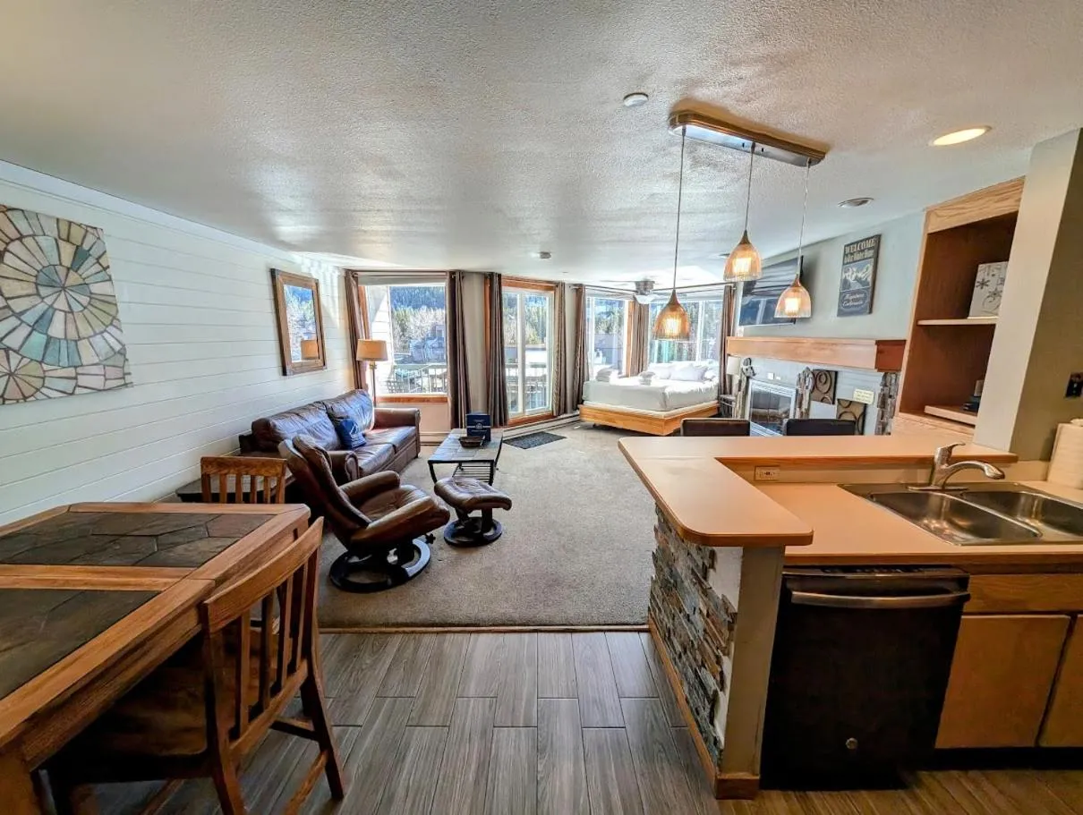 Lakeside 1485 by SummitCove Lodging