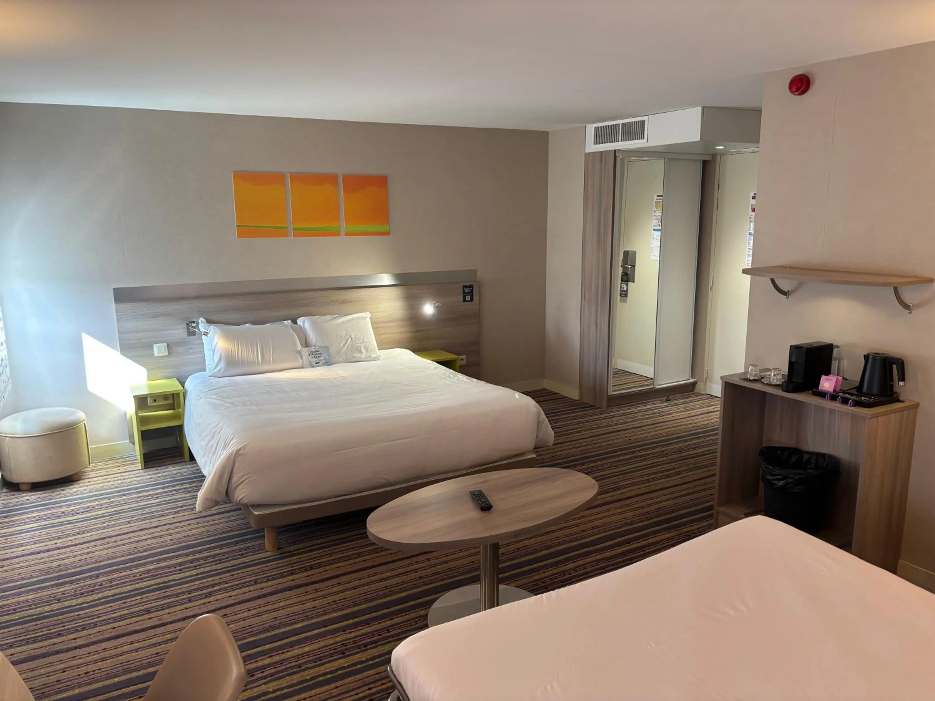 Photo of the whole room, Bed in Kyriad Lyon Est - Saint Bonnet De Mure